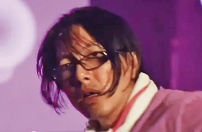 坤達扮醜演出《正港分局》,顏值倒退嚕,太驚人。(翻攝自坤達IG)