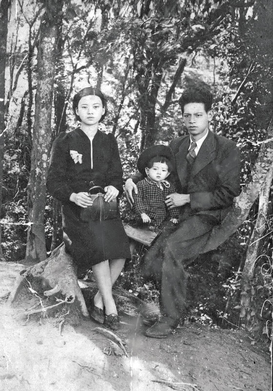 陳淑芳出生於日治時期昭和14（1939）年，父親在承包的九份礦區探勘到金礦礦脈，傳奇般一夕致富。照片拍攝於1940年陳淑芳約1歲時。（陳淑芳提供）