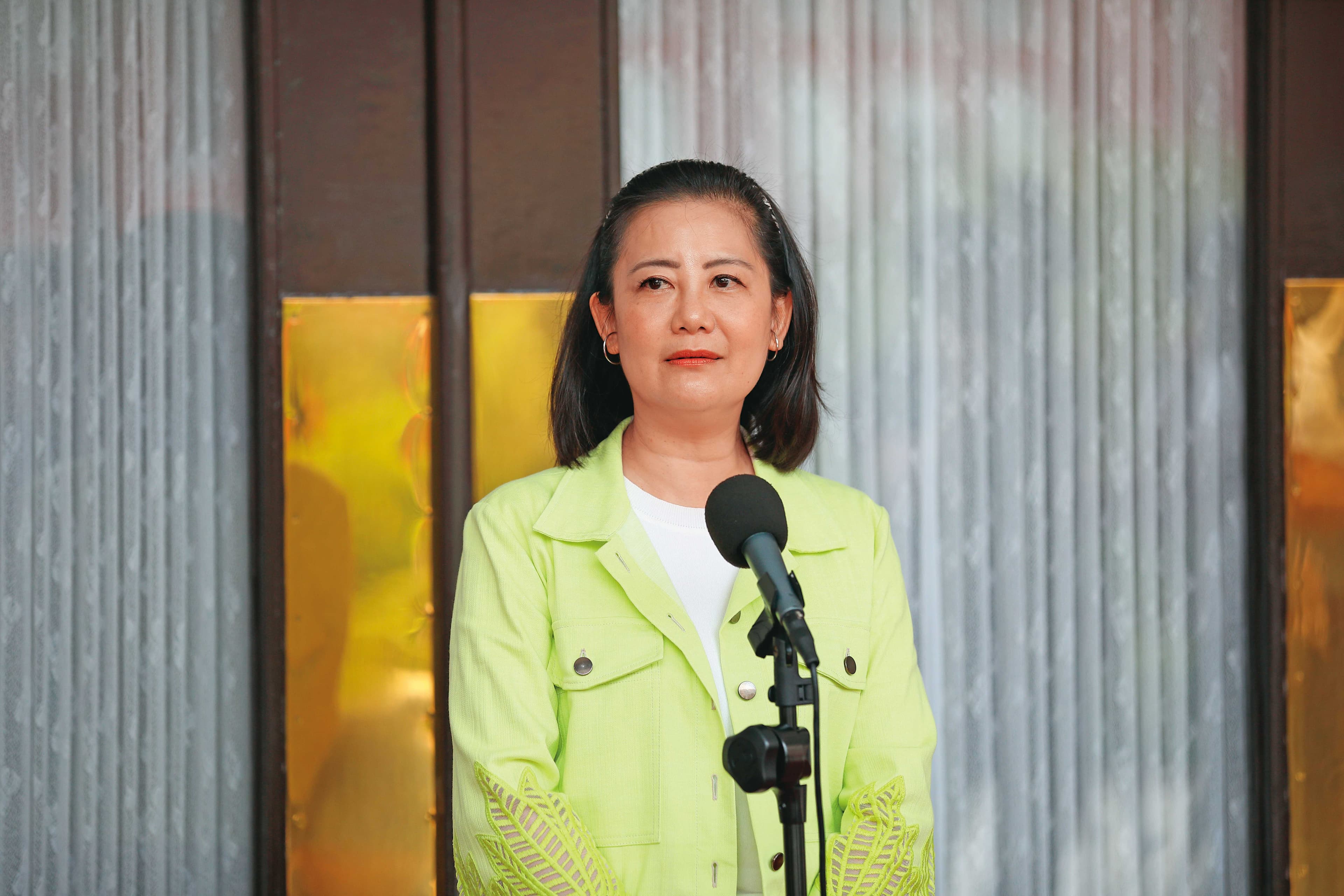 吳思瑤續任民進黨黨團幹事長，屢屢開槓藍白，反成罷免目標。