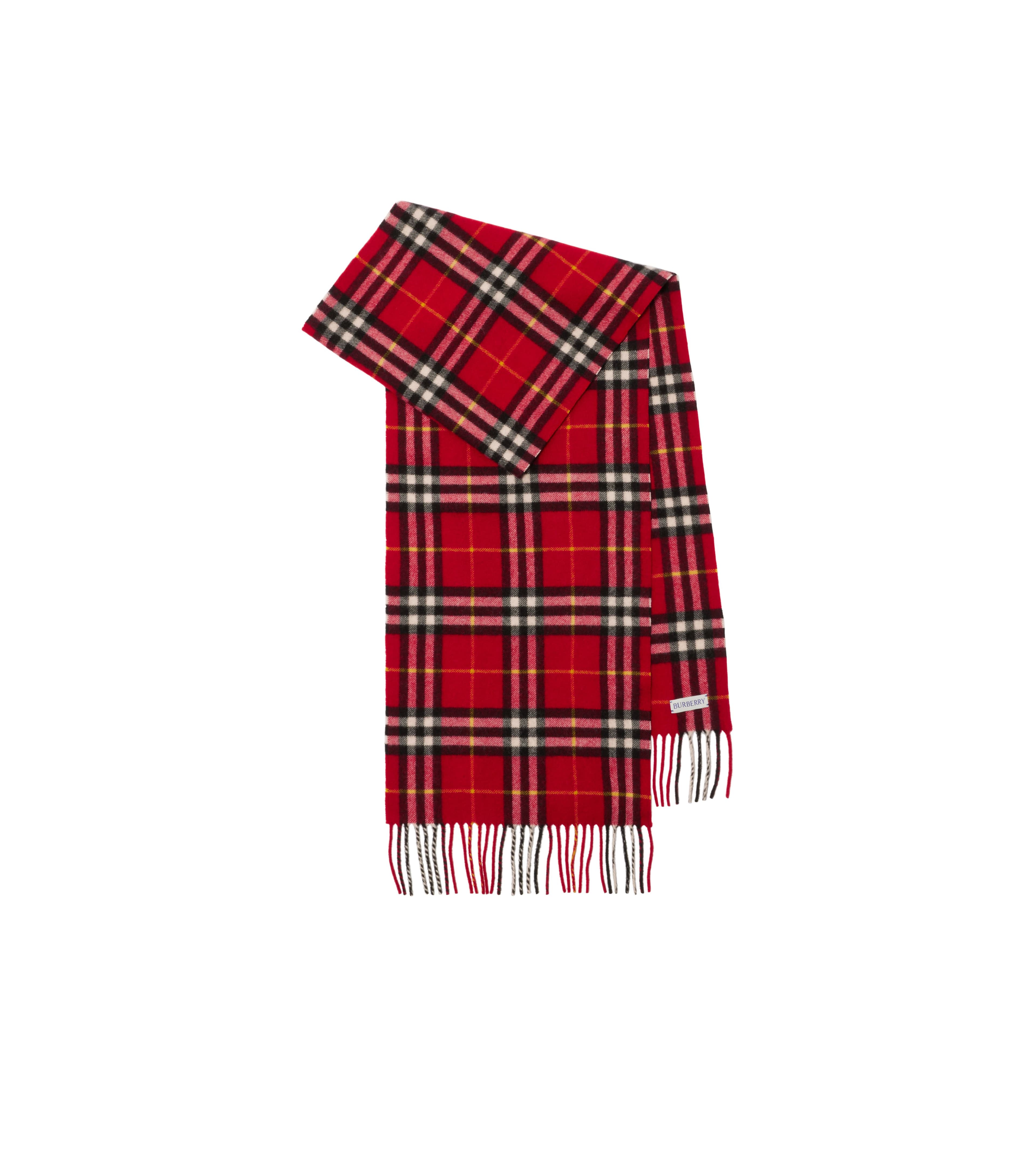 紅醋栗色格紋喀什米爾圍巾。NT$32,500(BURBERRY提供)