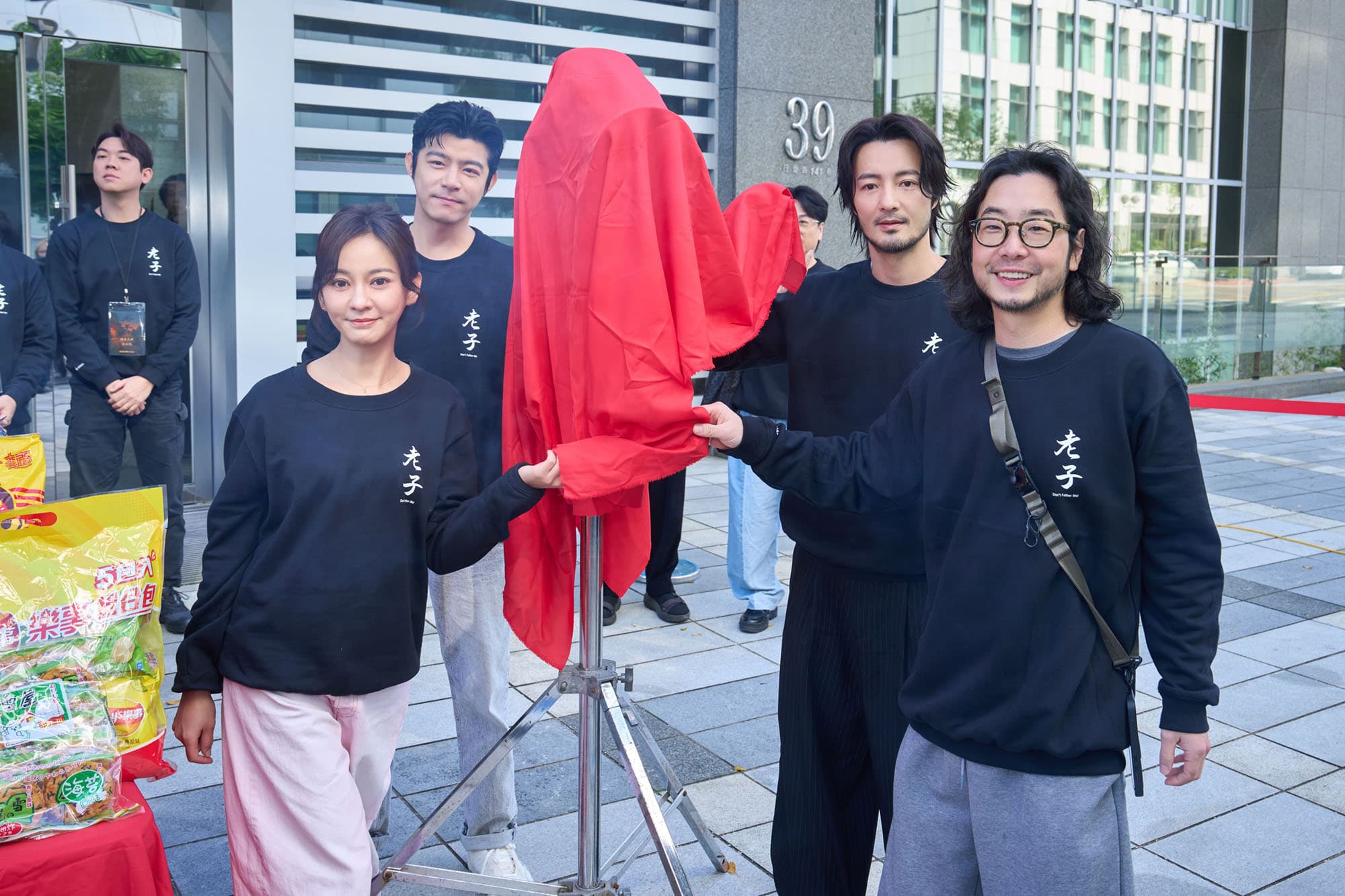 《老子》由許富翔執導,老婆陳意涵的《陽光少女合唱團》才剛寫下3億票房,好手氣可望加持《老子》。(網銀國際提供)