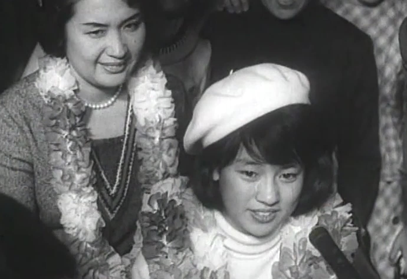 首映前還送上大批媒體在機場迎接當年僅15歲的「旅日電視紅星」翁倩玉返台新聞影片,成為今日最大彩蛋。(國家影視聽中心提供)