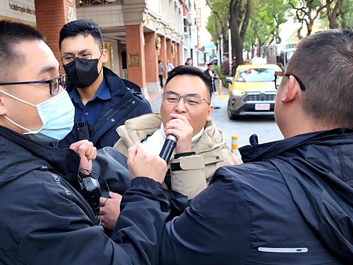 游智彬等新黨人士反嗆台灣基進破壞交流。(翻攝自游智彬臉書)