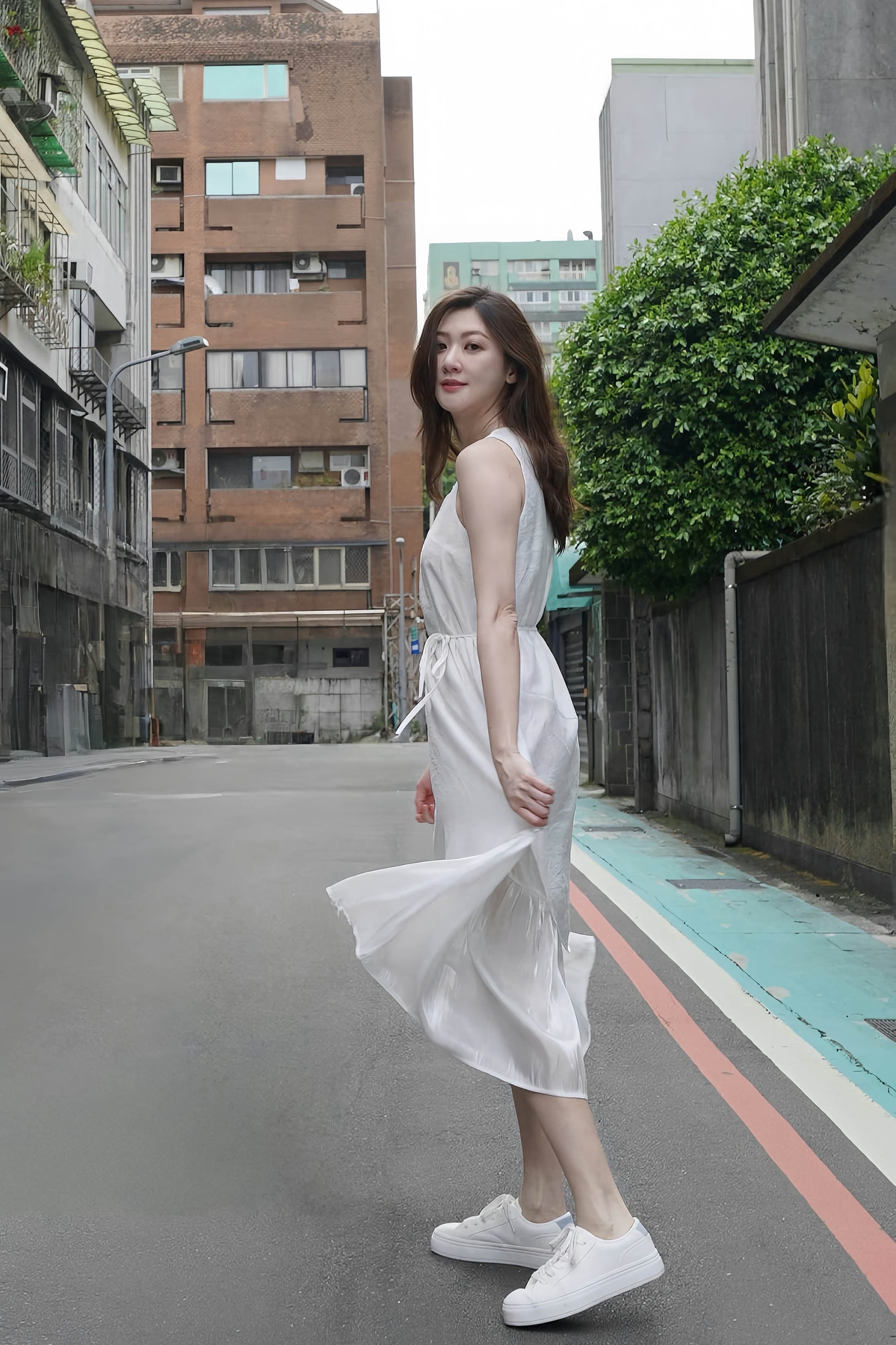 母親節前夕遇活動取消,林逸欣南下返家與家人吃飯慶祝。(欣宇宙音樂提供)