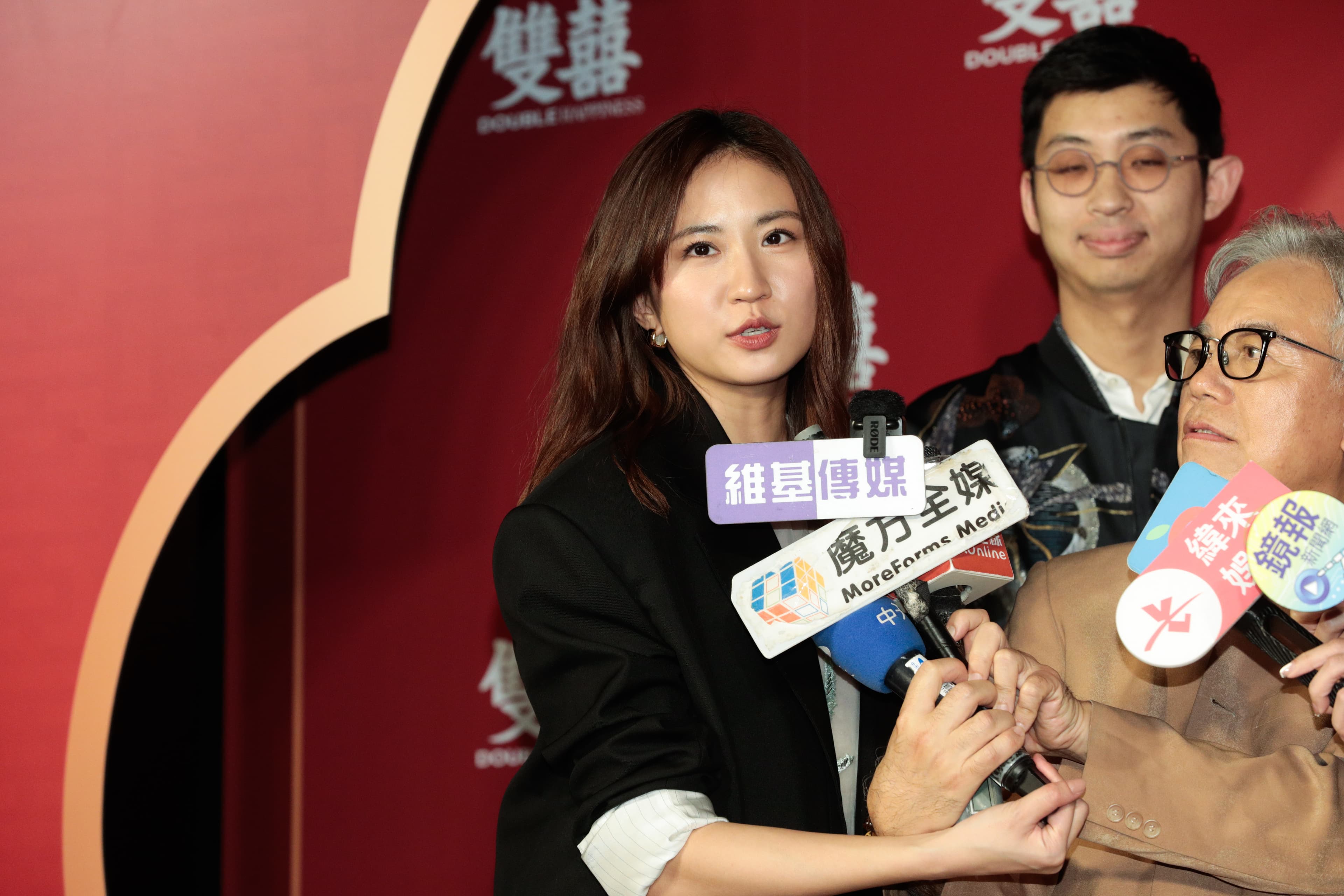 9m88飾演的婚顧看起來超專業,未來若有朋友想找她當婚顧,她不想毀了別人的婚禮,但是可以去當婚禮歌手。