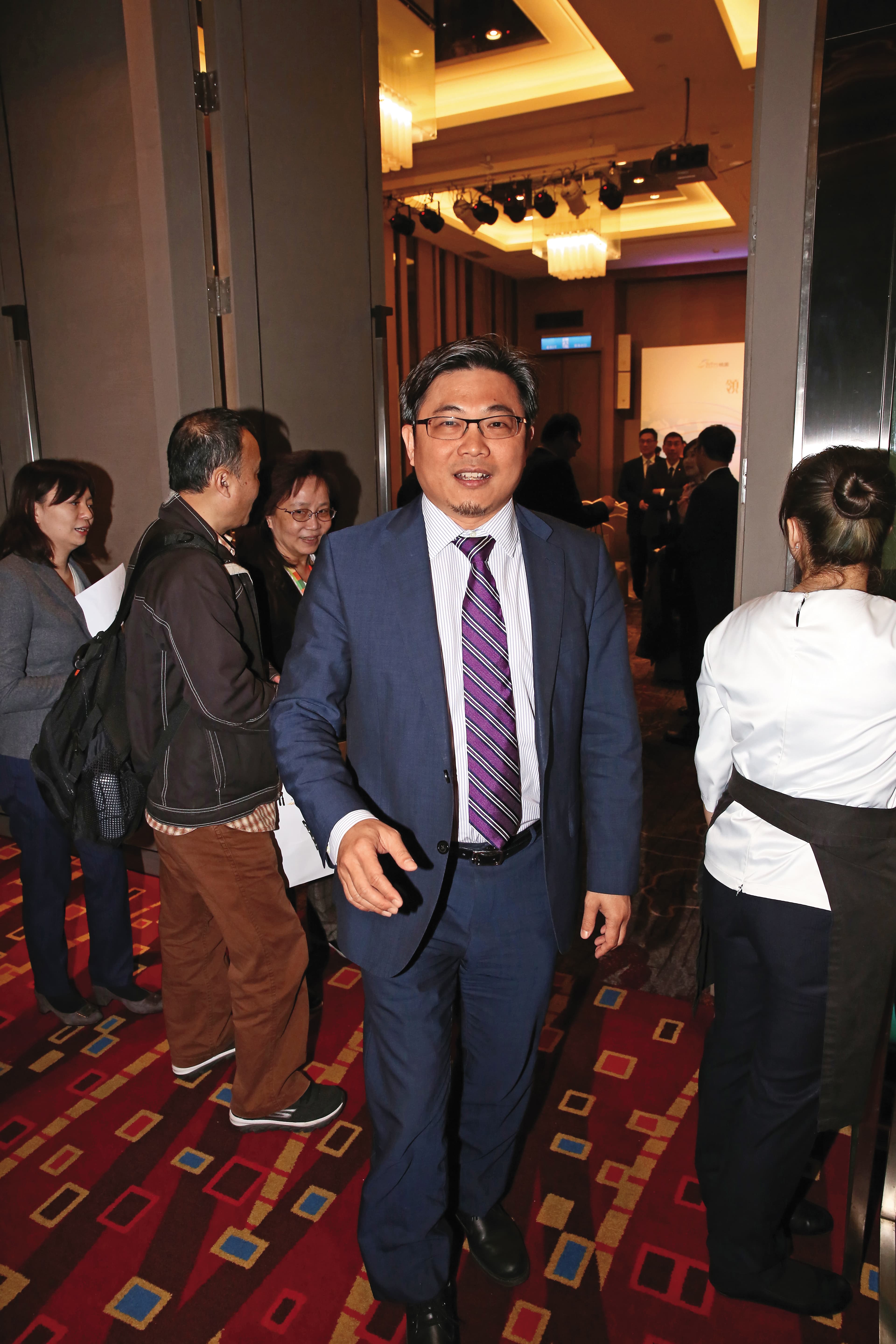 台南市前經發局長陳凱凌(圖)因案判刑6年5月確定,褫奪公權5年,懲戒法院判決免議,可上訴。