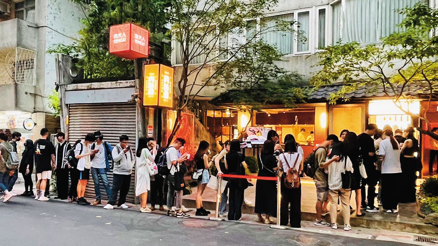 自有品牌餐廳也是林建涵力推項目之一,其中肉旨房一開幕就大排長龍。(翻攝肉旨房臉書)