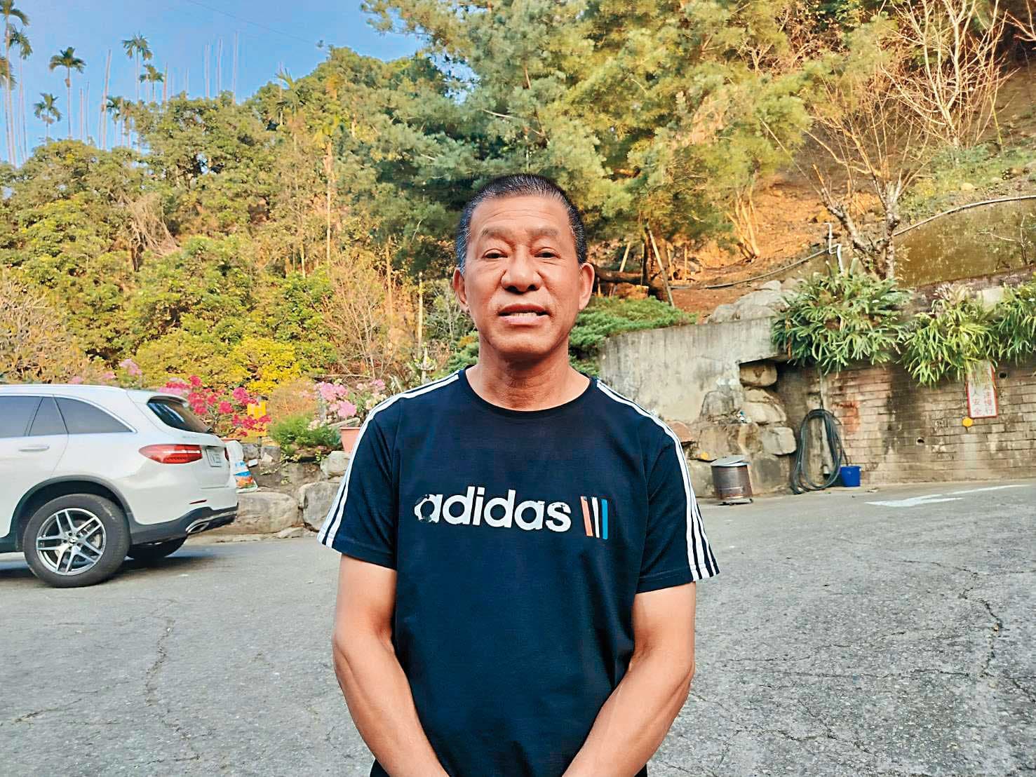 負責偵辦此案的張旺根表示，透過比對路口約5萬個拍攝的車牌，終於鎖定嫌犯作案車輛。（林慶祥攝）