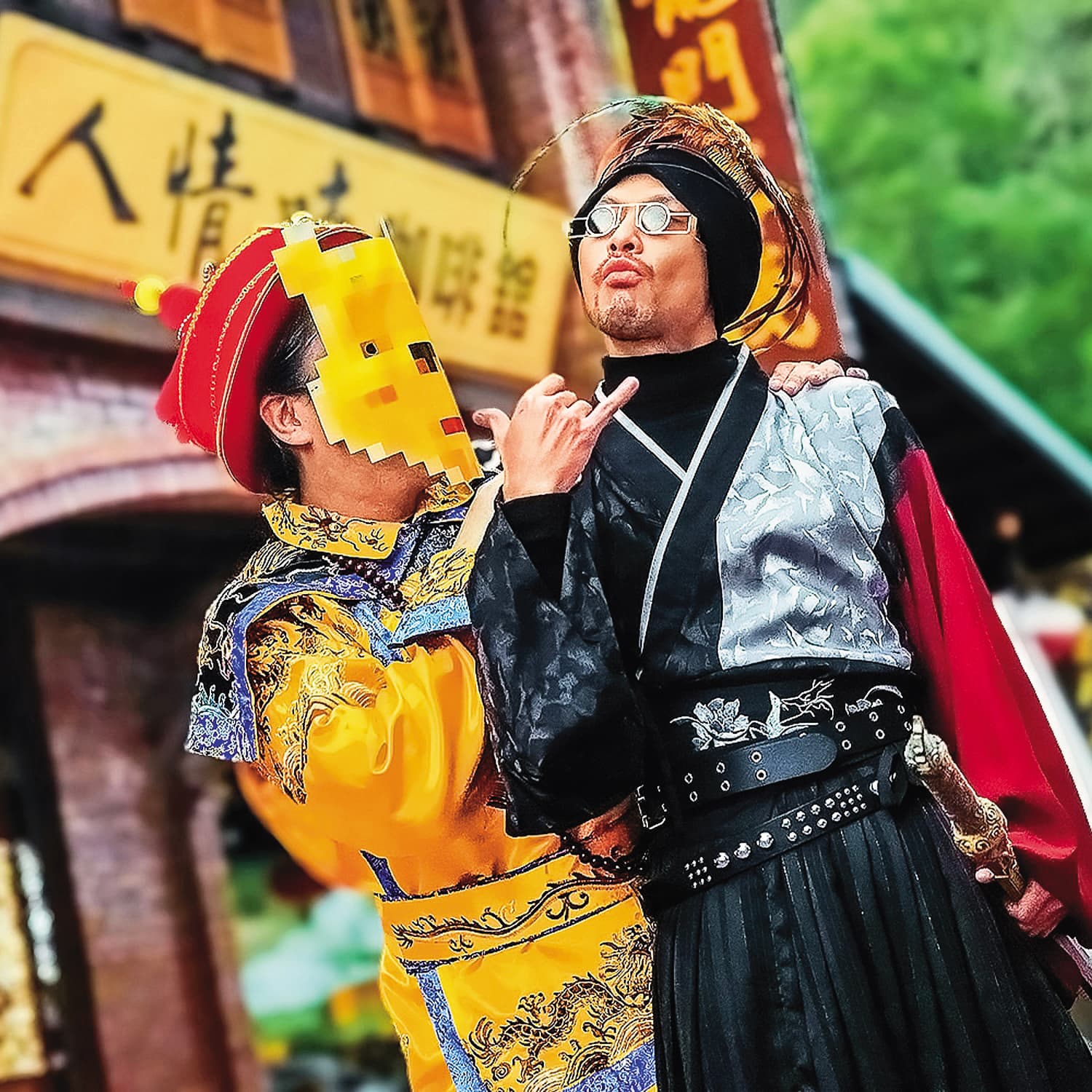黃明志(右)創作〈龍的傳人〉,該歌曲被指諷刺中國的小粉紅、戰狼等。