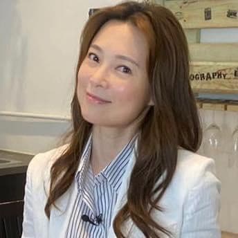 歐倩怡婚後淡出娛樂圈,期間為照顧孩子而進修營養學。(翻攝自歐倩怡臉書)