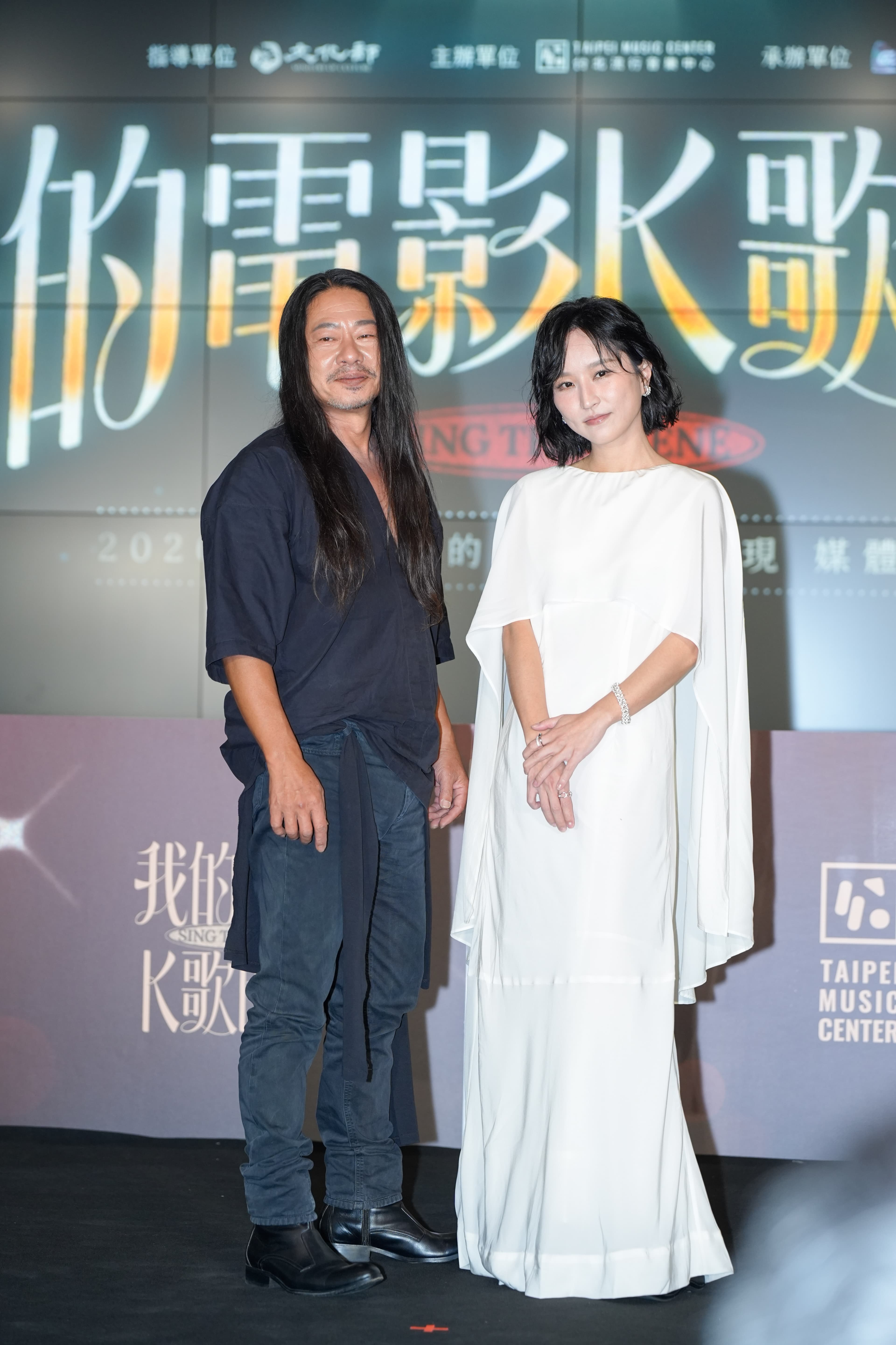 乱彈阿翔將和法蘭以男女合唱方式重新詮釋〈完美落地〉。