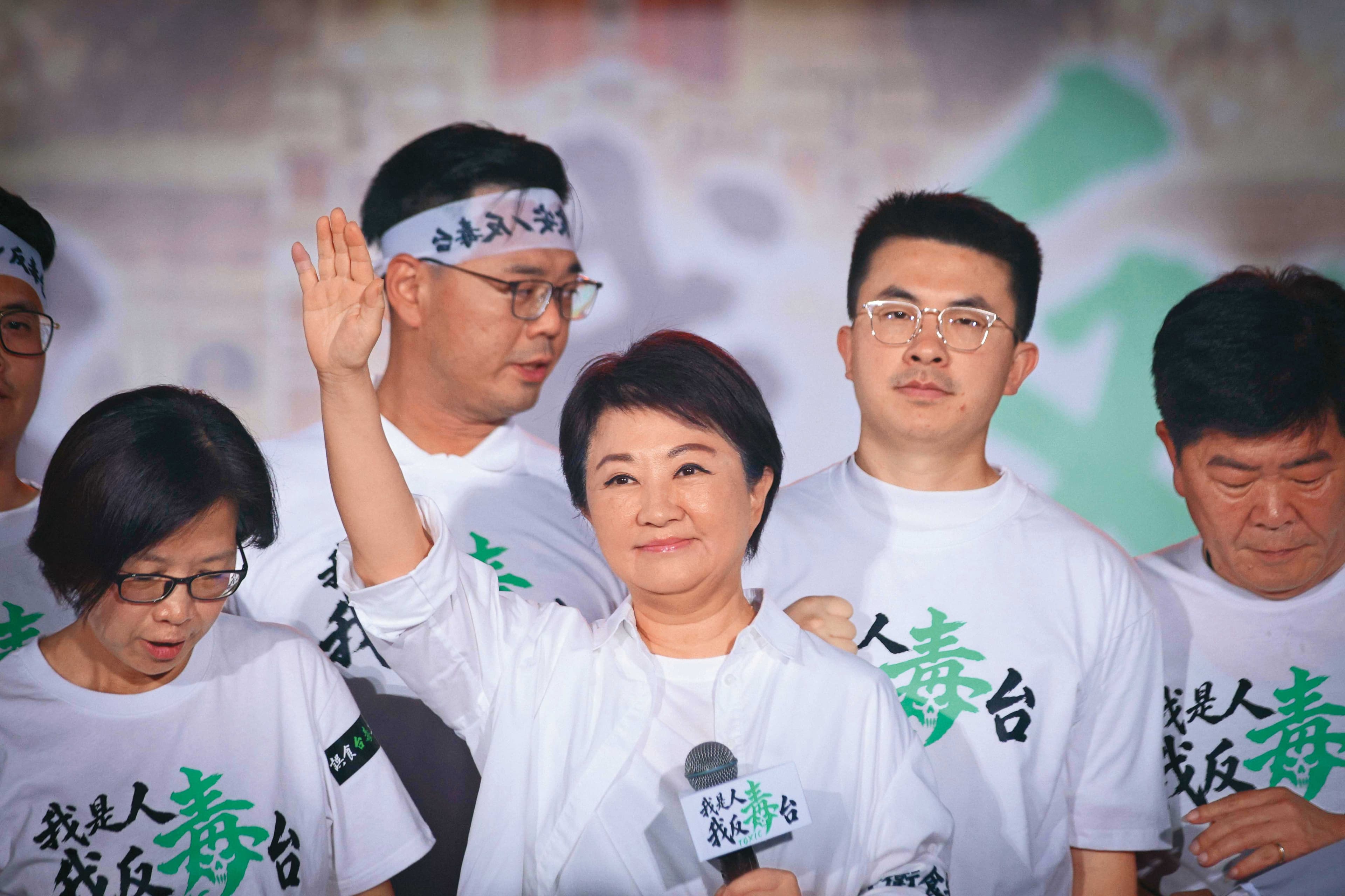 毒油案在台中爆發,盧秀燕邀集17縣市召開「反毒油線上國是會議」突圍。(鏡報劉耀勻)