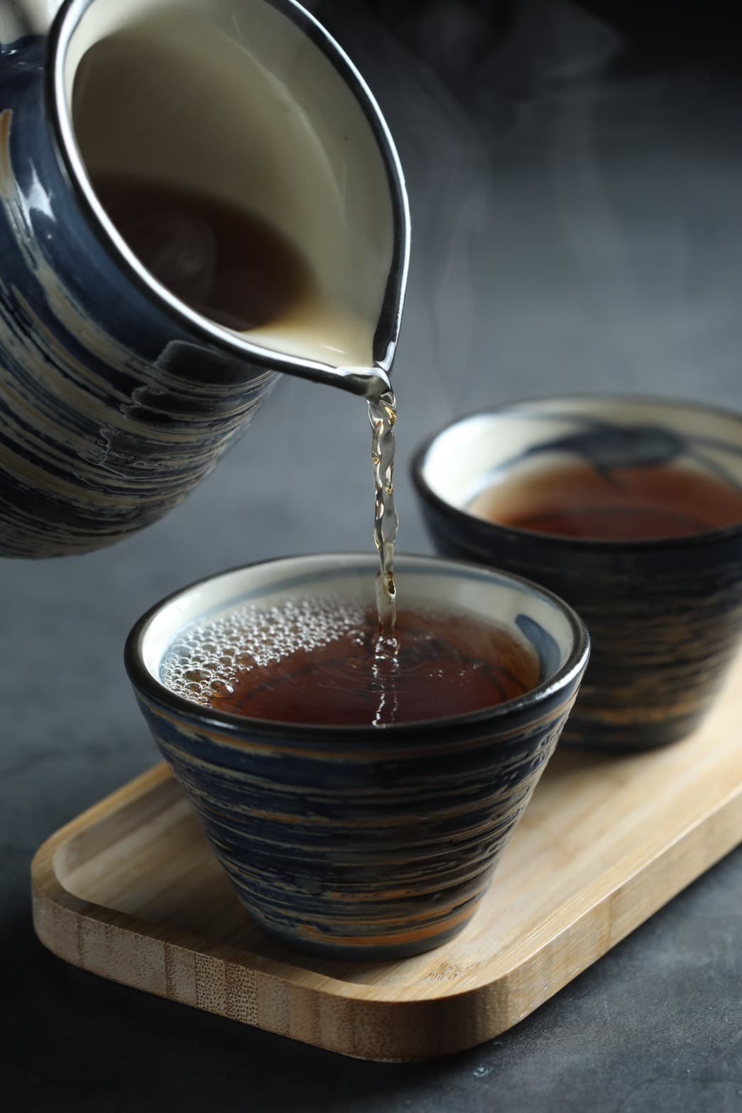 在客家地區盛行的「古法烘焙柚子茶」,酸中帶甜、甜中帶甘。(150元/壺)