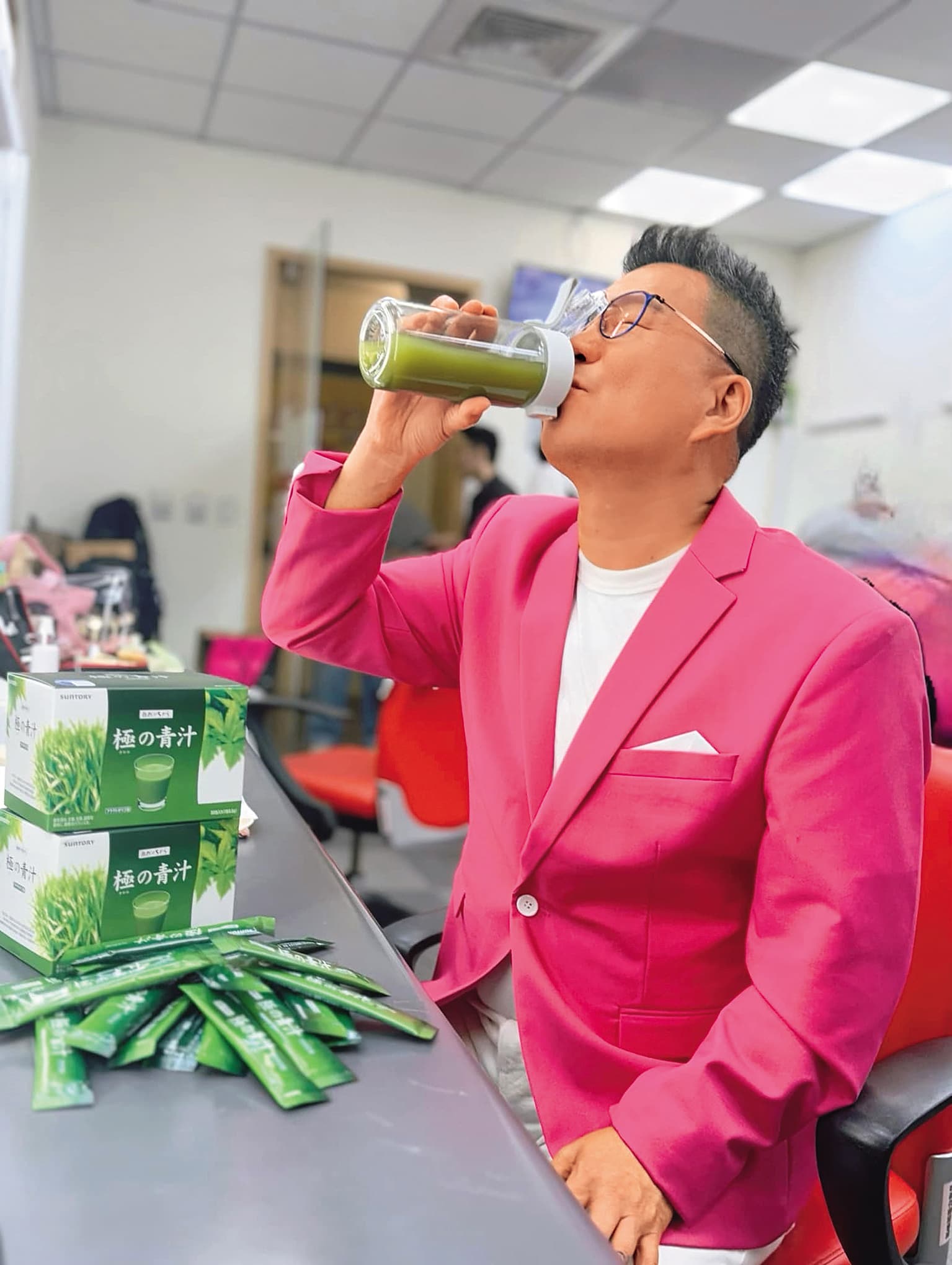 沈玉琳之前在社群上常接業配,但據說病後要看自己的身體狀況判定能否繼續勝任。(翻攝自沈玉琳的御琳軍臉書)