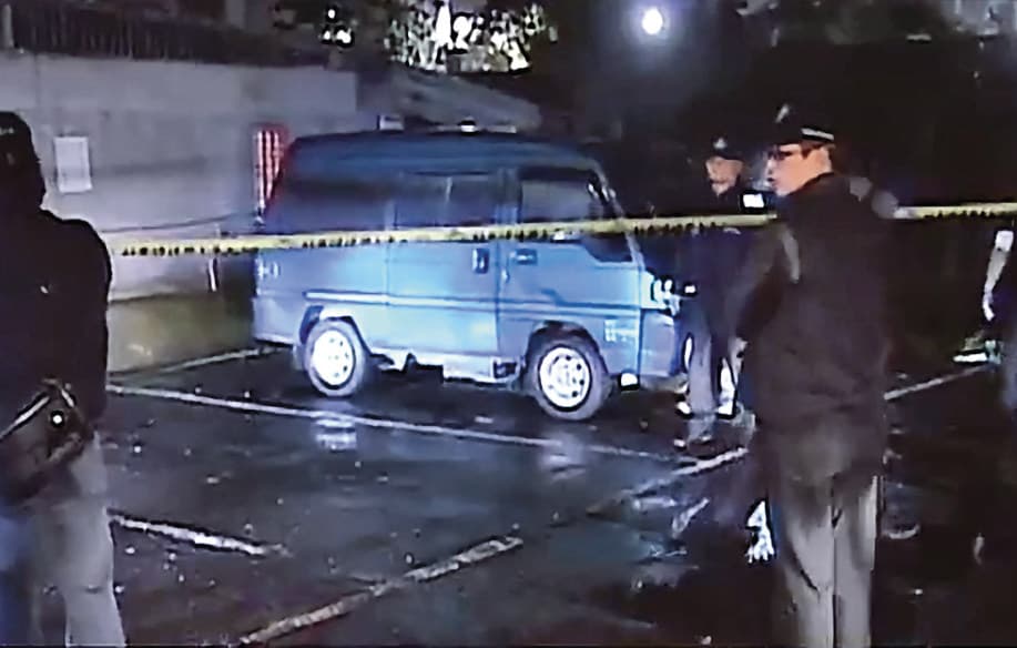沈文賓殺害2人後,將裝載屍體的車輛停放在三峽恩主公醫院停車場。(翻攝民視新聞)