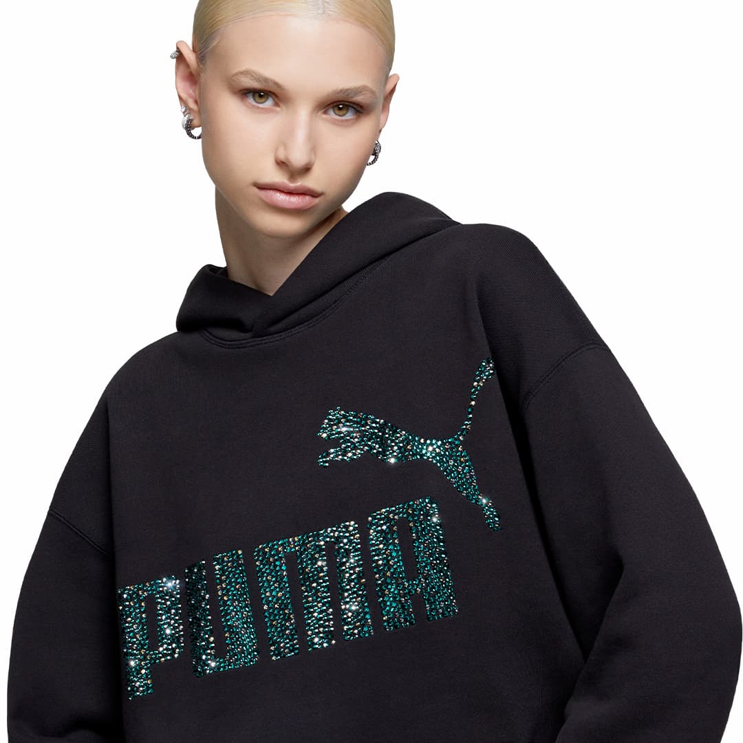 PUMA for SWAROVSKI CREATORS LAB系列連帽衛衣。NT$15,000(施華洛世奇提供)