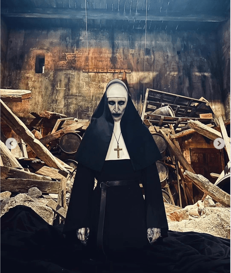 《鬼修女II》的修女造型很嚇人。( 翻攝自IG@the_conjuring.universe)