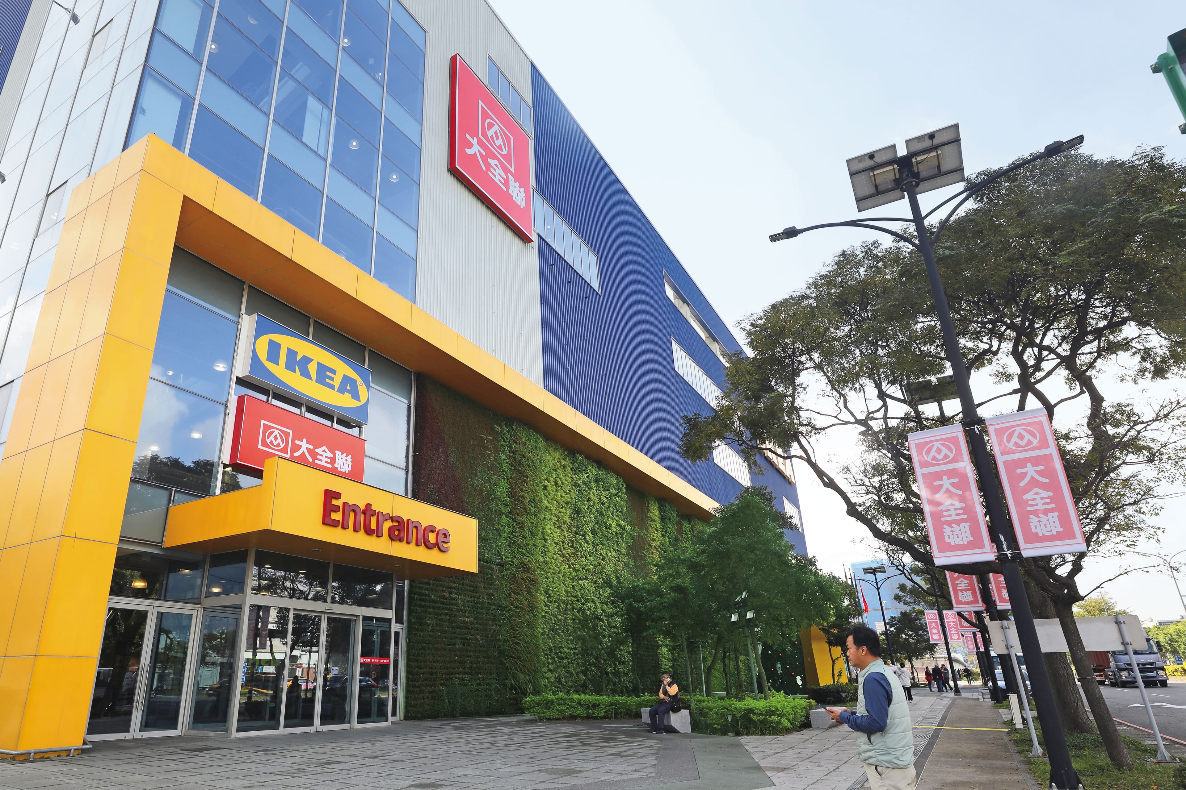 大全聯青埔店是併購與改名後,是大全聯新店態代表。