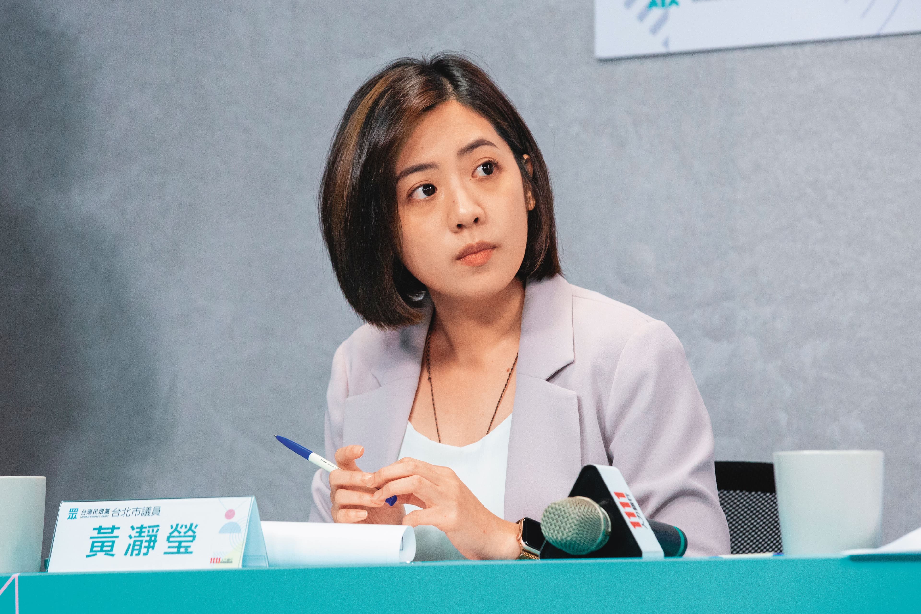 「學姐」黃瀞瑩(圖)受訪聲援柯文哲,意外洩露柯拒絕 出庭及相關案情,成為法官裁准延押理由之一。