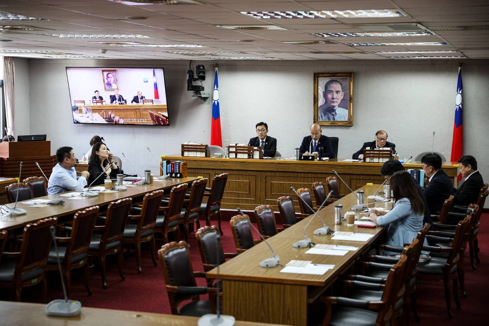 藍綠白3黨團上午進行協商,對20日開議有共識,但在總預算報告日程卻有不同意見。
