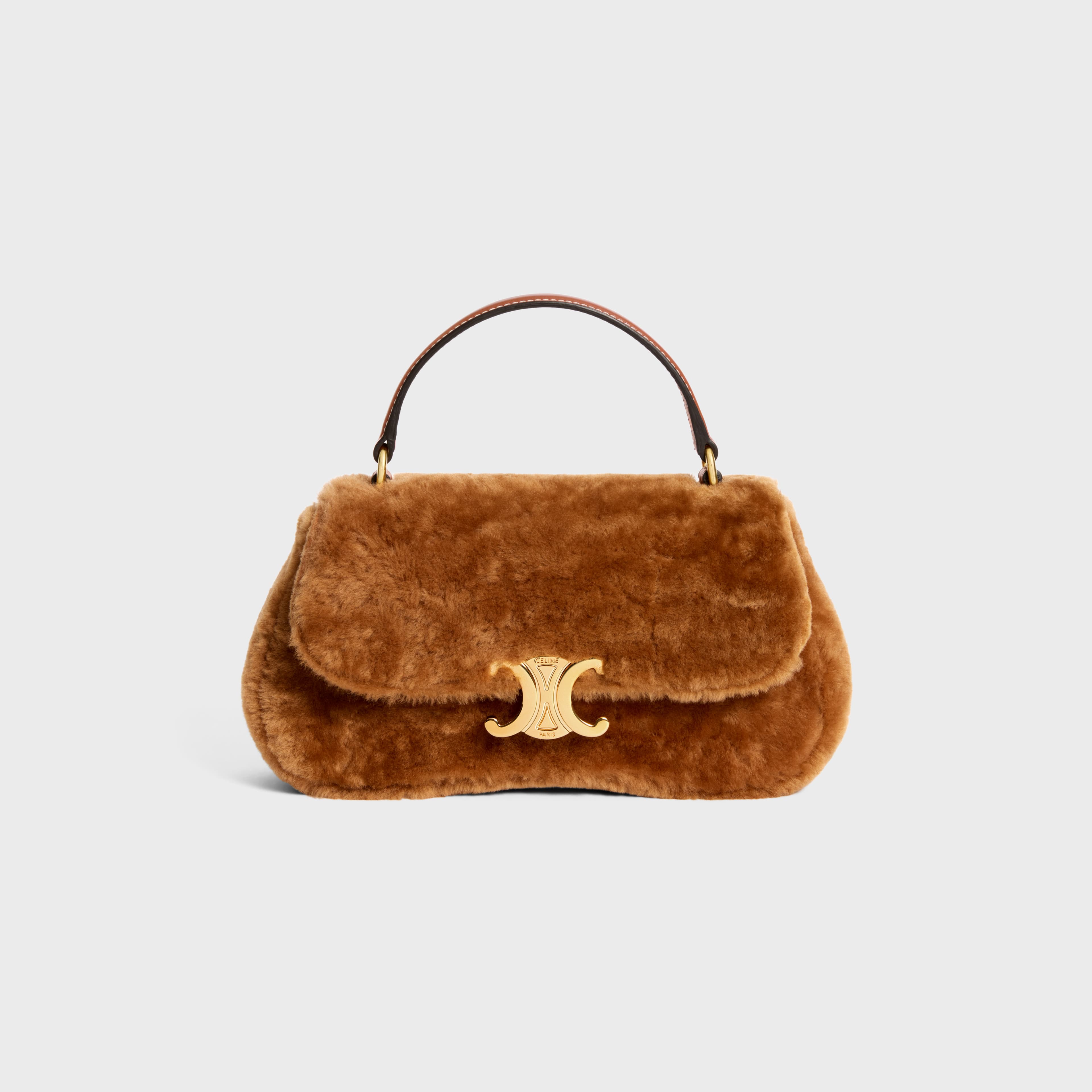 Teen CELINE Lola羊毛革及牛皮革手袋。NT$110,000(CELINE提供)