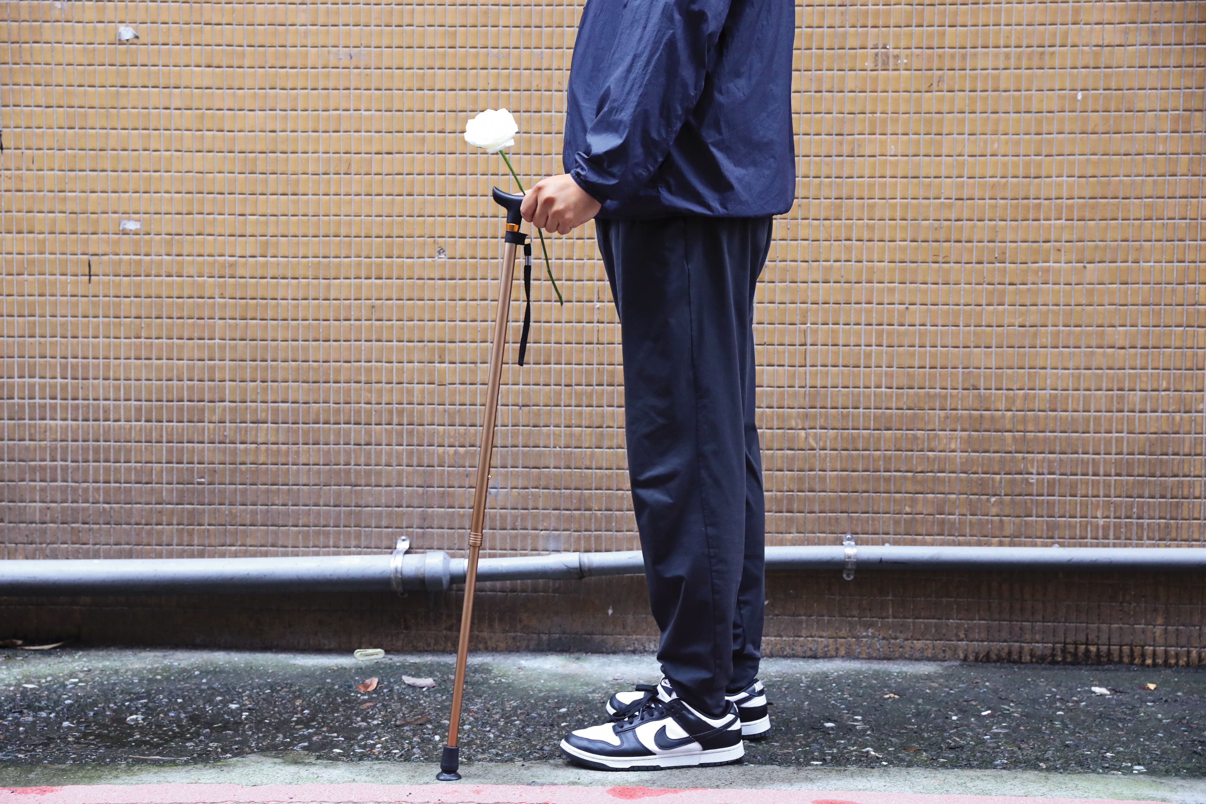 在華航服務24年的X先生因亂流而骨折,療傷期間2次被華航要求漸進式復工。