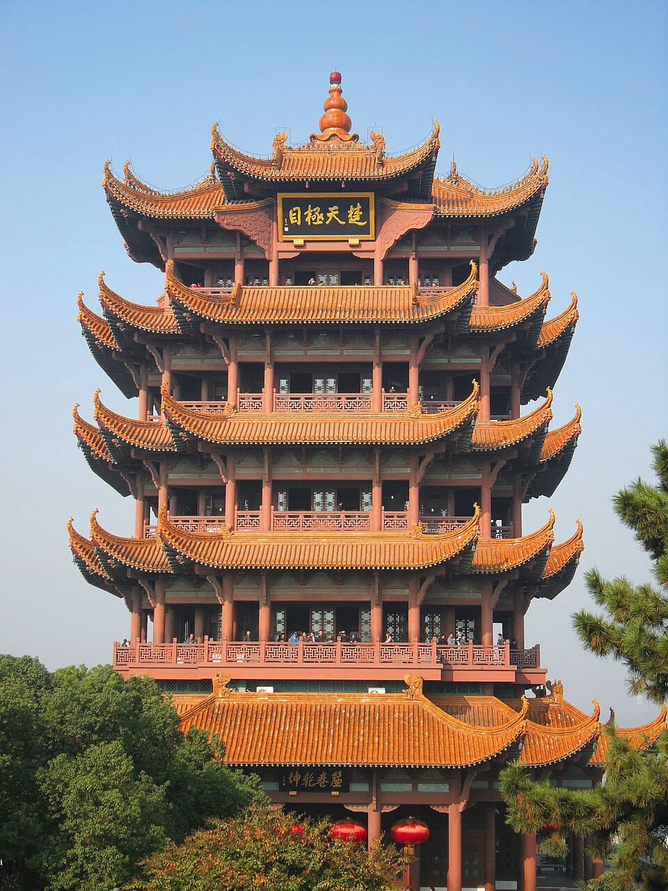 犯罪集團首腦名字很特別,跟古詩詞提到的建築物黃鶴樓(圖)一模一樣。(維基百科MonsieurRoi)