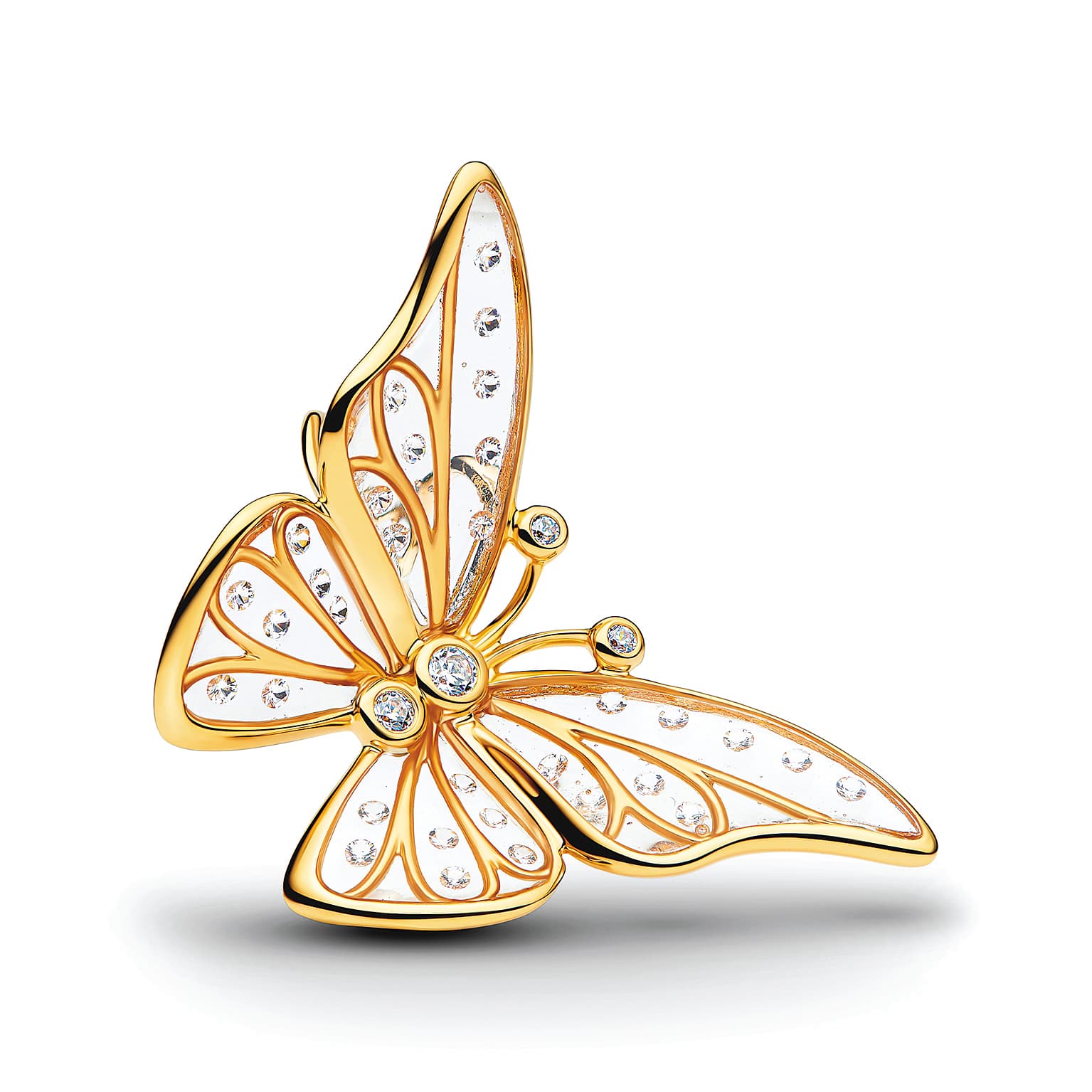 特大蝴蝶鏤空串飾 NT$4,080。(PANDORA提供)