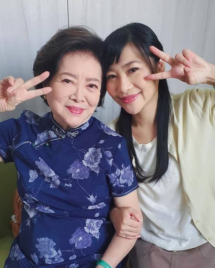 紫君與陳淑芳之間的母女情同樣令人動容。(欣代唱片提供)