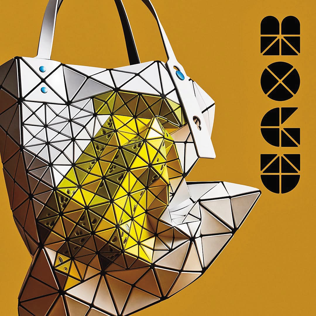 FRUITS系列共有3款水果圖騰，款款吸睛。NT$24,600 	（翻攝自BAO BAO ISSEY MIYAKE IG）