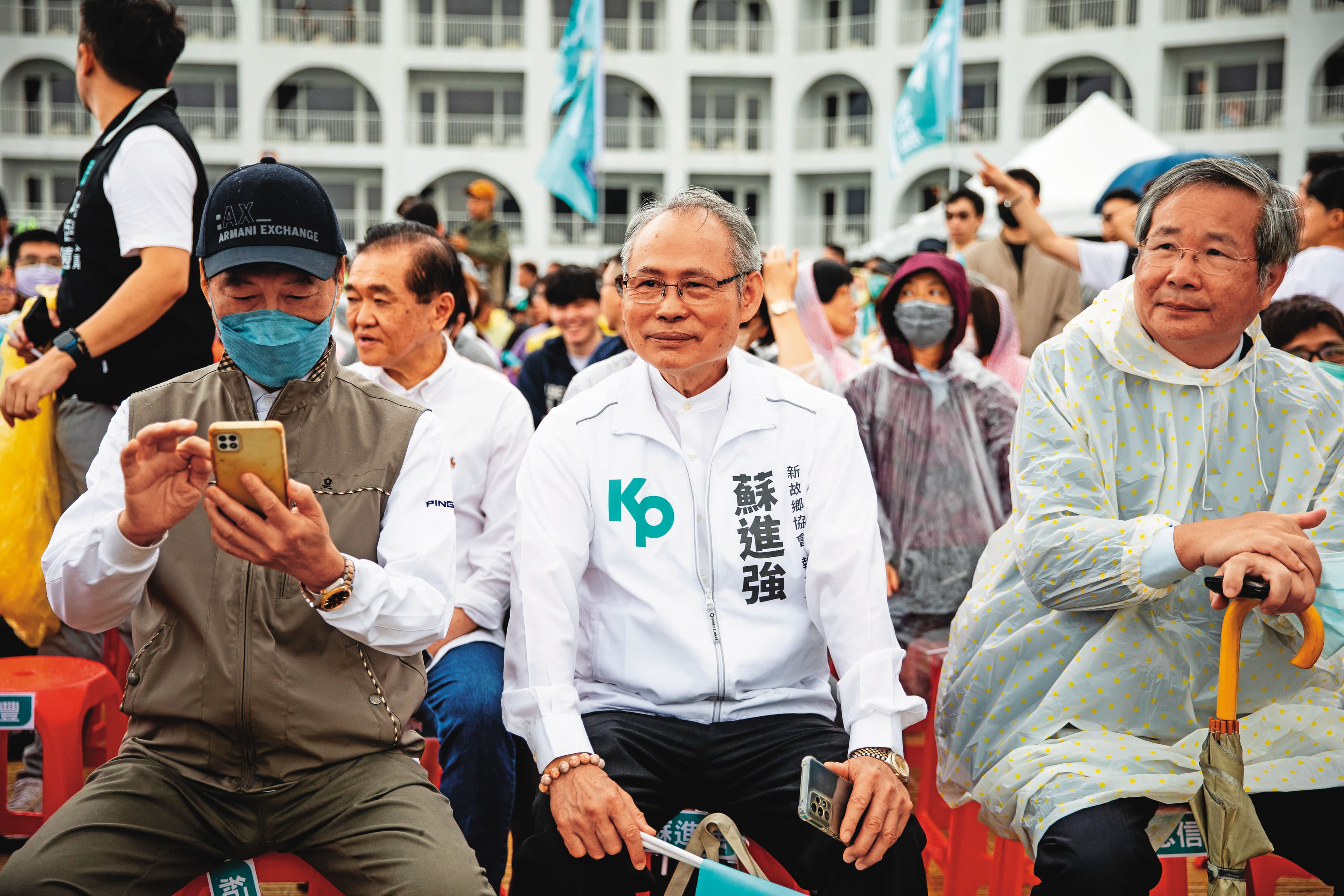前台聯主席蘇進強(圖)獲柯文哲以月薪12萬元請來協助募款。