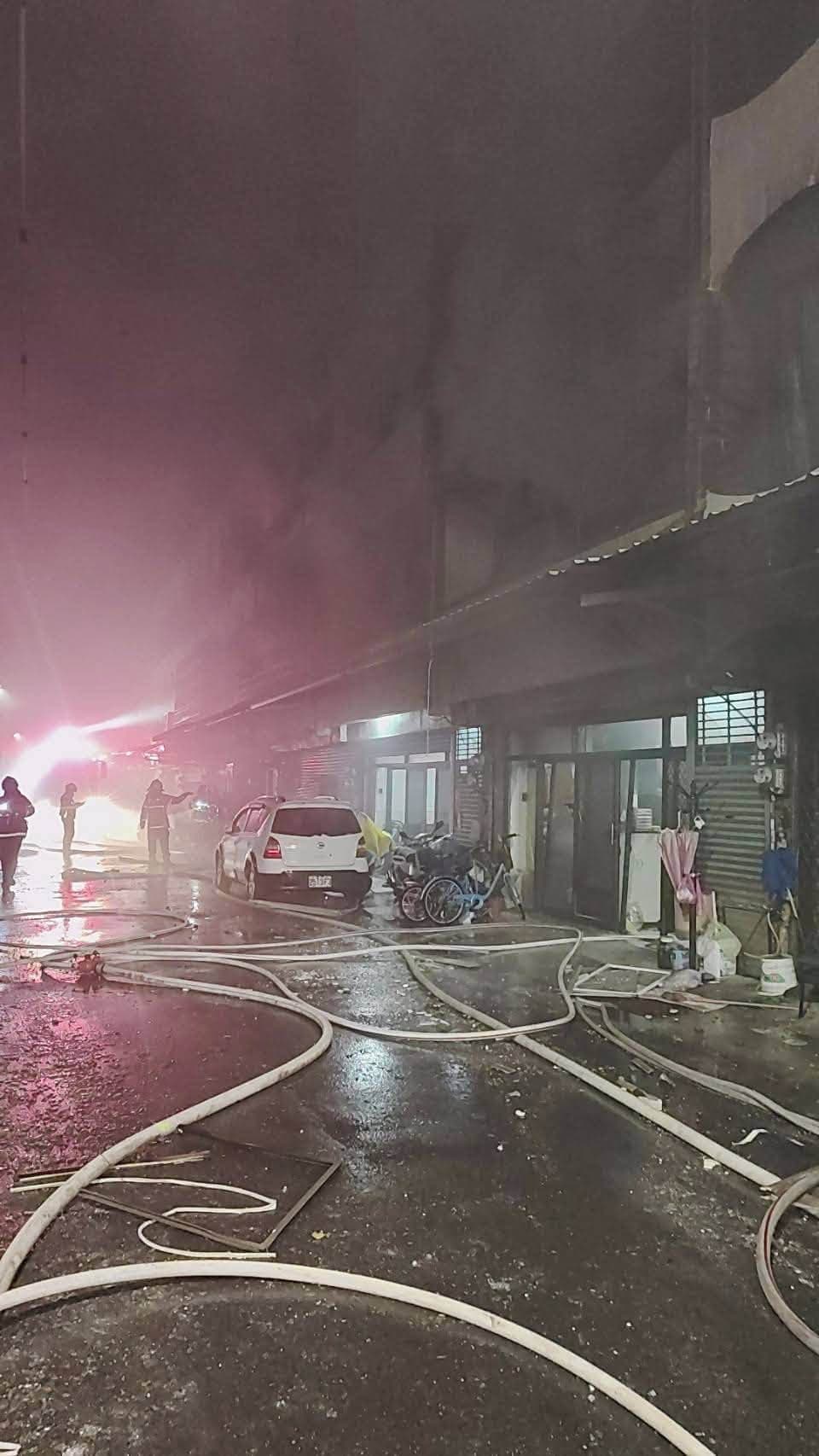 台南安南區大爆炸,波及民宅。(翻攝童小芸臉書)