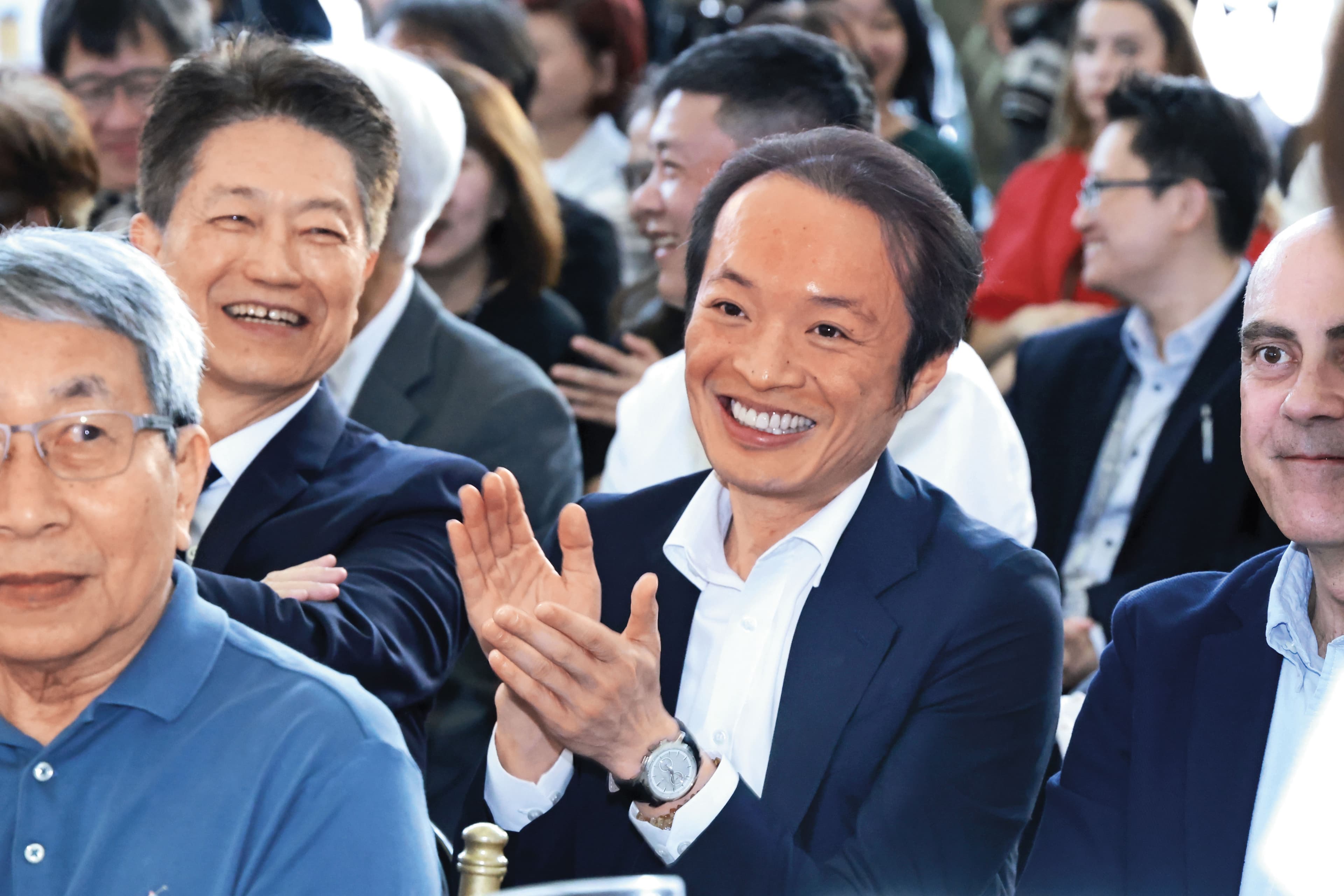 次子林弘人致力於建設領域,四季飯店業務由他負責,林敏雄也不忘提醒他,「不要花太多時間,儘量讓飯店專業經理人來經營。」