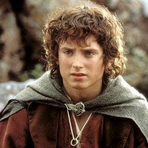 伊利亞伍德在《魔戒》系列中飾演主角「佛羅多」。(翻攝Hobbit Recipes臉書)