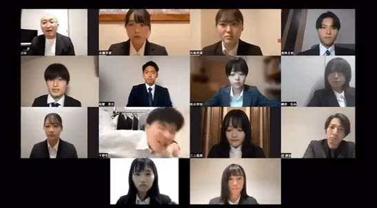 鏡頭顯示有人被打到臉部扭曲。(翻自X平台)