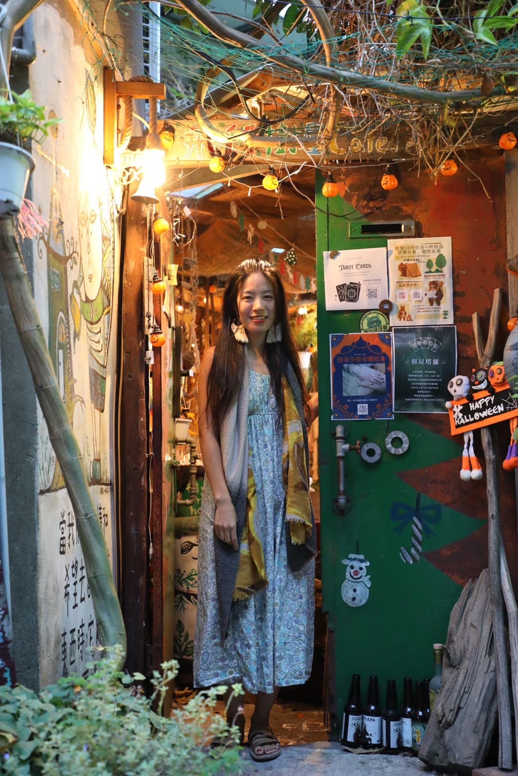 「飛行樹屋咖啡」與「護城河畔的樹屋書店」的老闆Chin個性爛漫,將夢想「蓋樹屋」延伸出更多具有想像空間的空間。