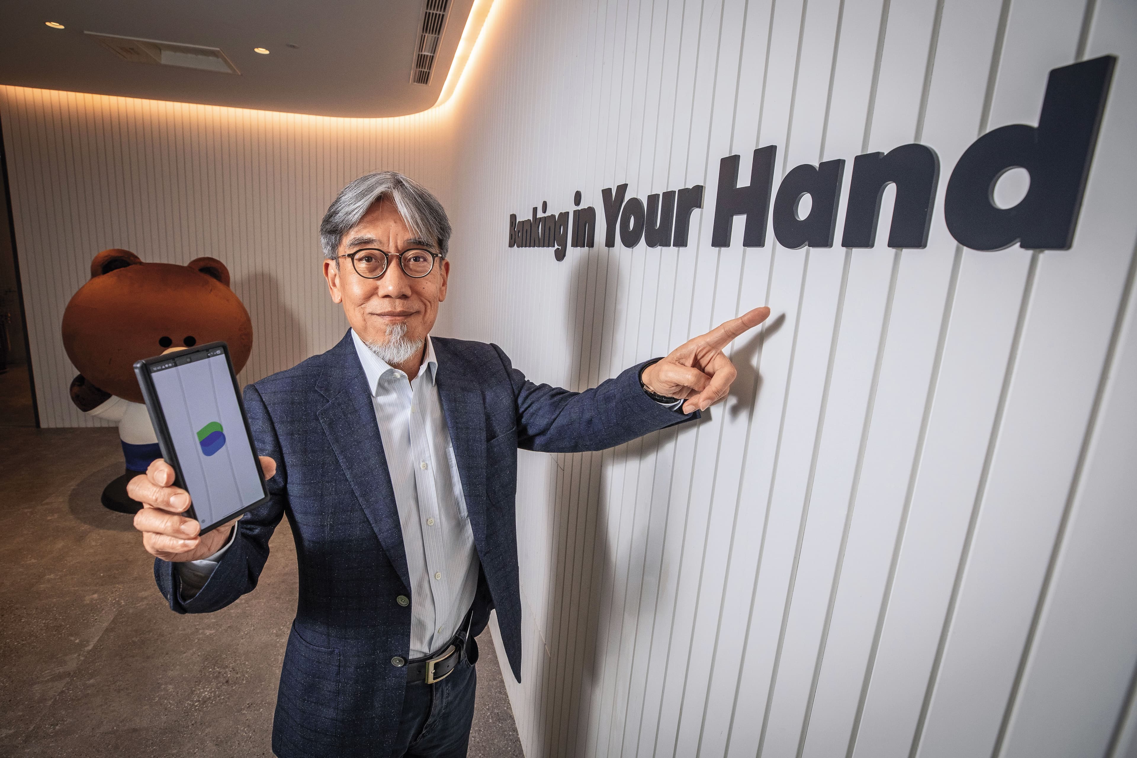 黃以孟過去在本土與外商有超過30年金融經驗,涵蓋個金到企金,遇到純網銀上路,他依然勇敢投入創新行列。