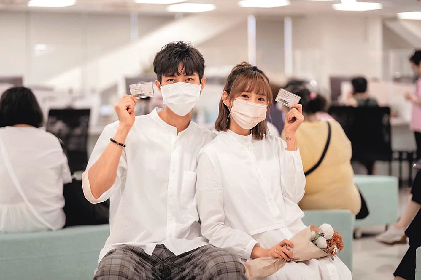 粿粿(右)和范姜彥豐(左)3年前突然宣布登記結婚的消息。(翻攝自粿粿IG)