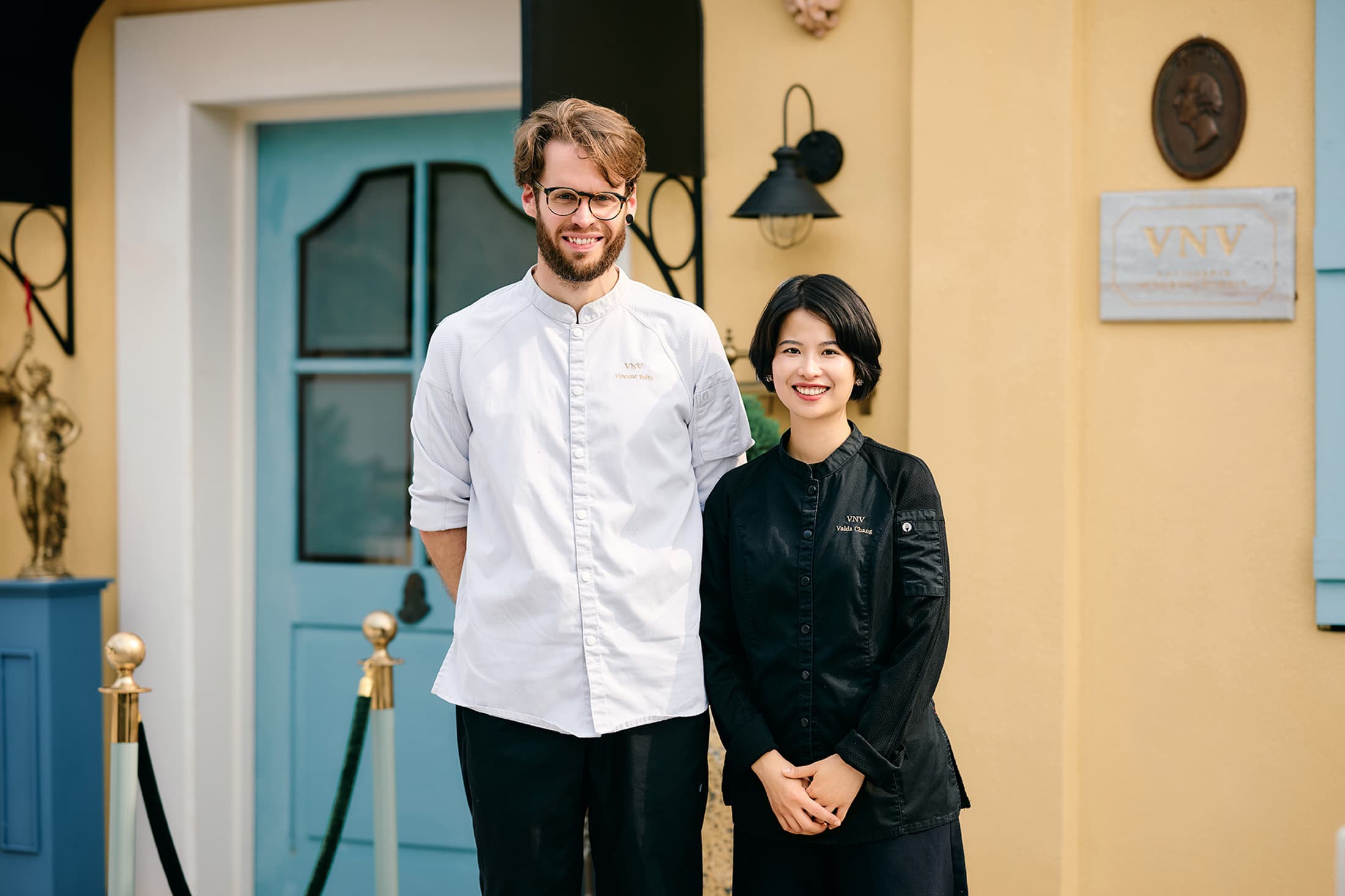全新法式甜點巧克力品牌VNV Pâtisserie et Chocolaterie由法國籍甜點主廚Vincent Pelte與出生台灣的巧克力師Valda Chang攜手打造。(VNV Pâtisserie提供)
