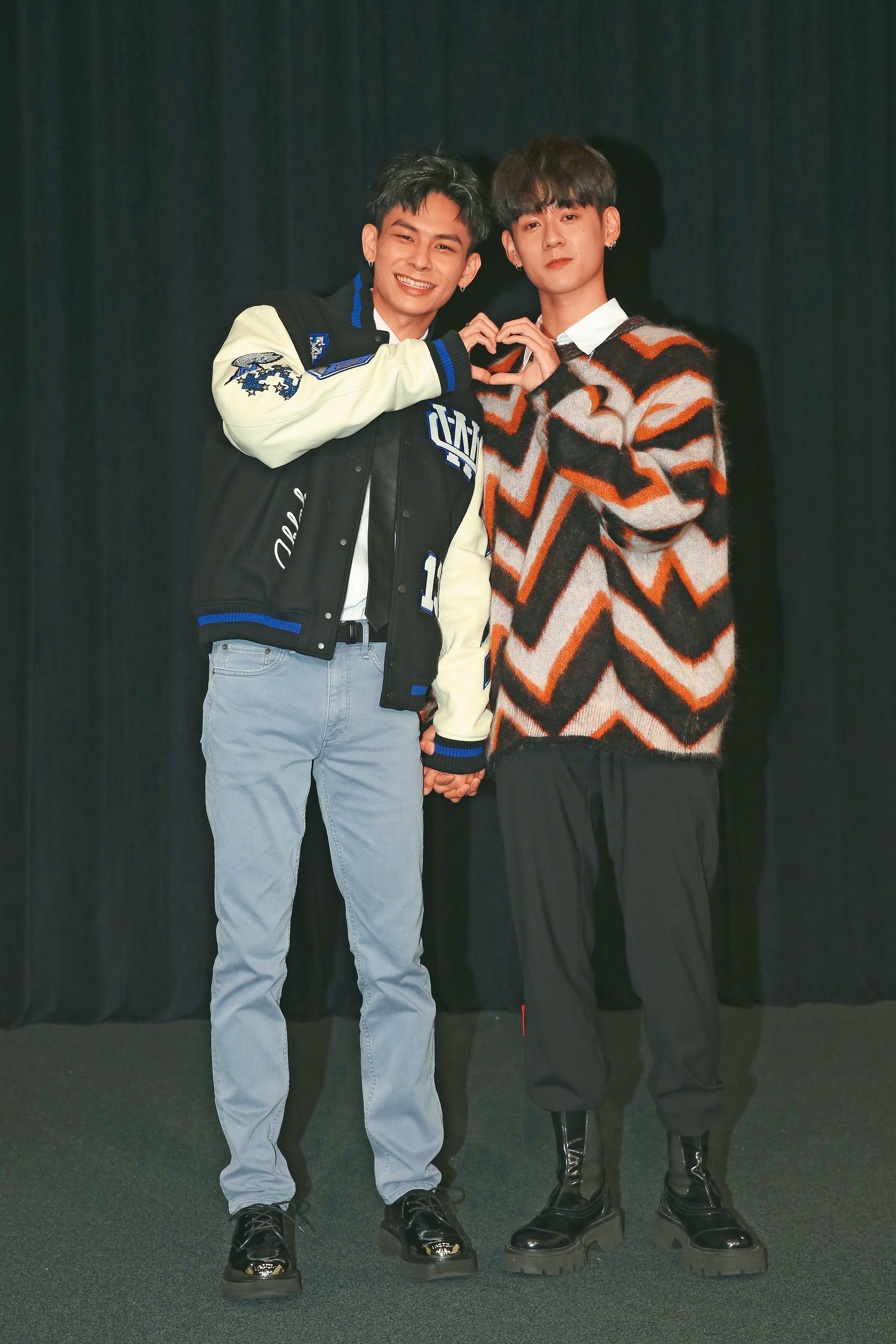 楊懿軒(左)在BL劇《免疫屏蔽》中和黃暐哲(右)上演男男愛戀。