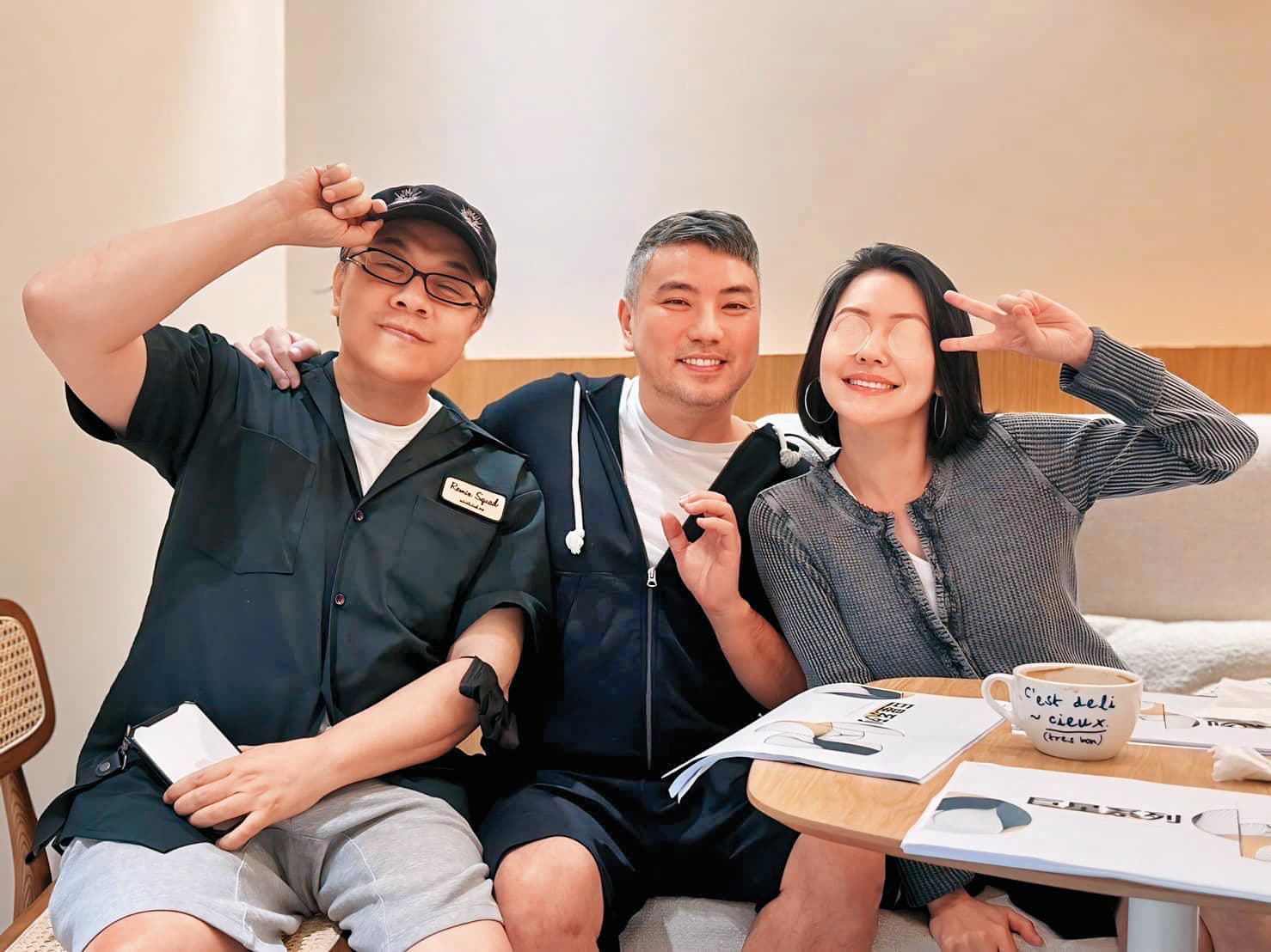 詹仁雄(中)原本想讓小S(右)和蔡康永(左)重出江湖,但因節目內容卡關,合體暫時停擺。(翻攝自詹仁雄臉書)