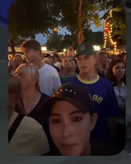 聽到Jessie J在演出中談及罹患乳腺癌的經歷,昆凌當場落淚。(翻攝昆凌小紅書)