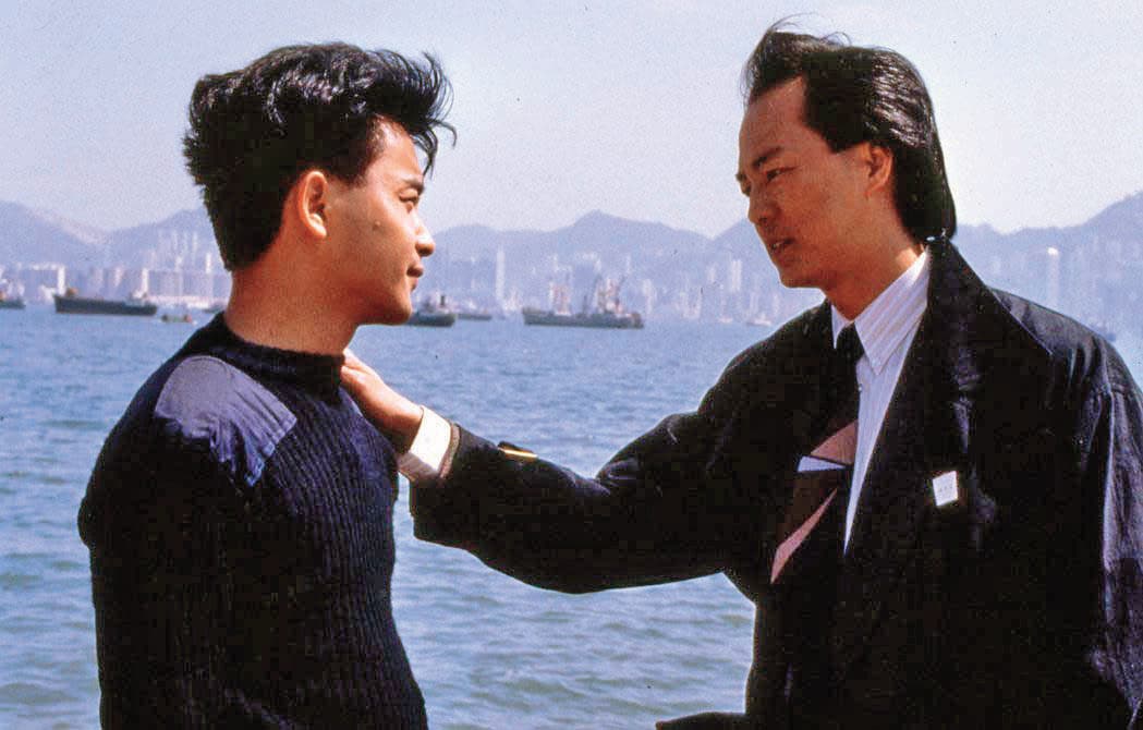 狄龍(右)張國榮(左)在電影《英雄本色》飾演警匪兄弟。(甲上娛樂提供)