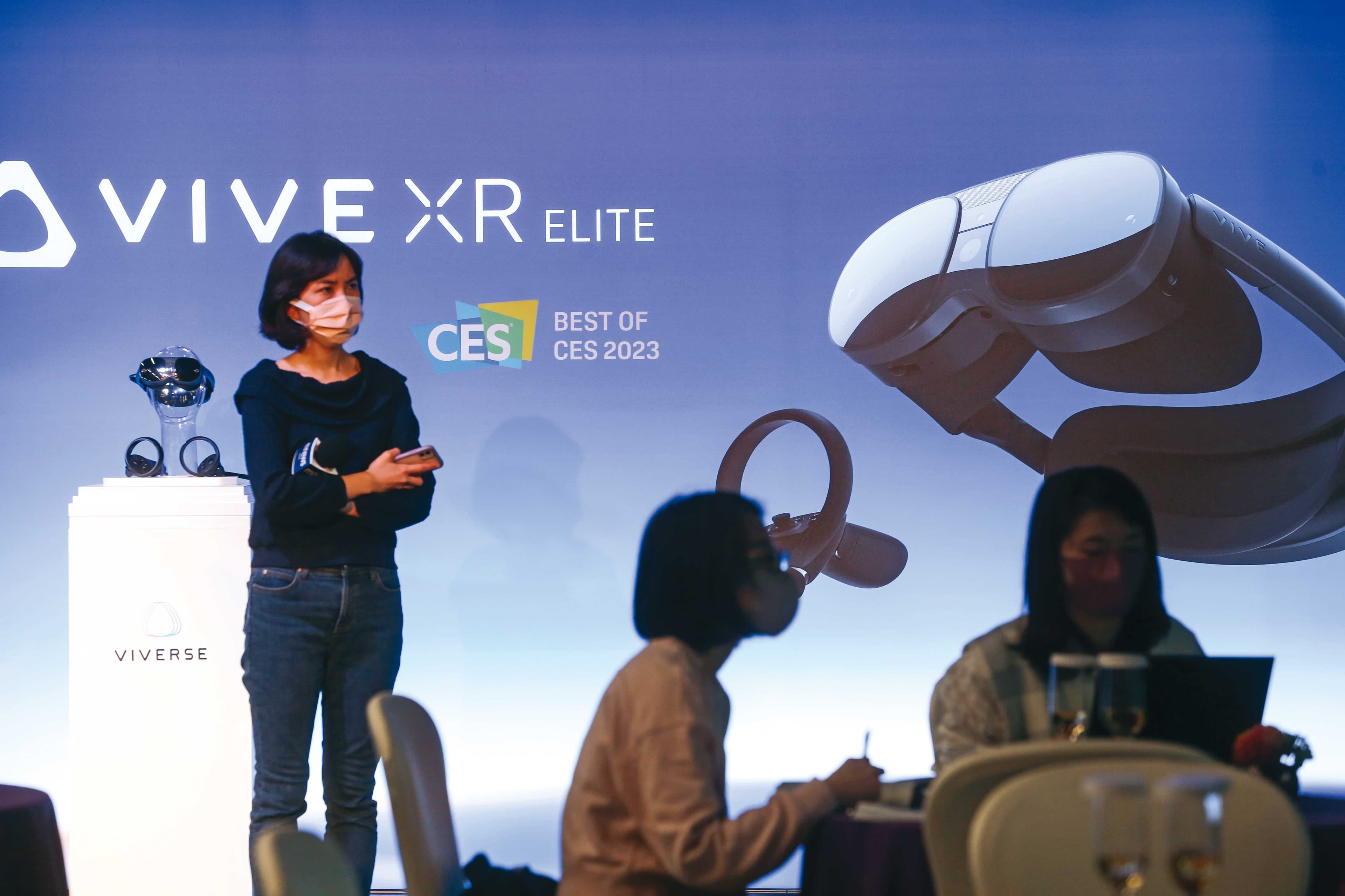 Google斥資2.5億美元收購宏達電XR團隊,引發各界討論。