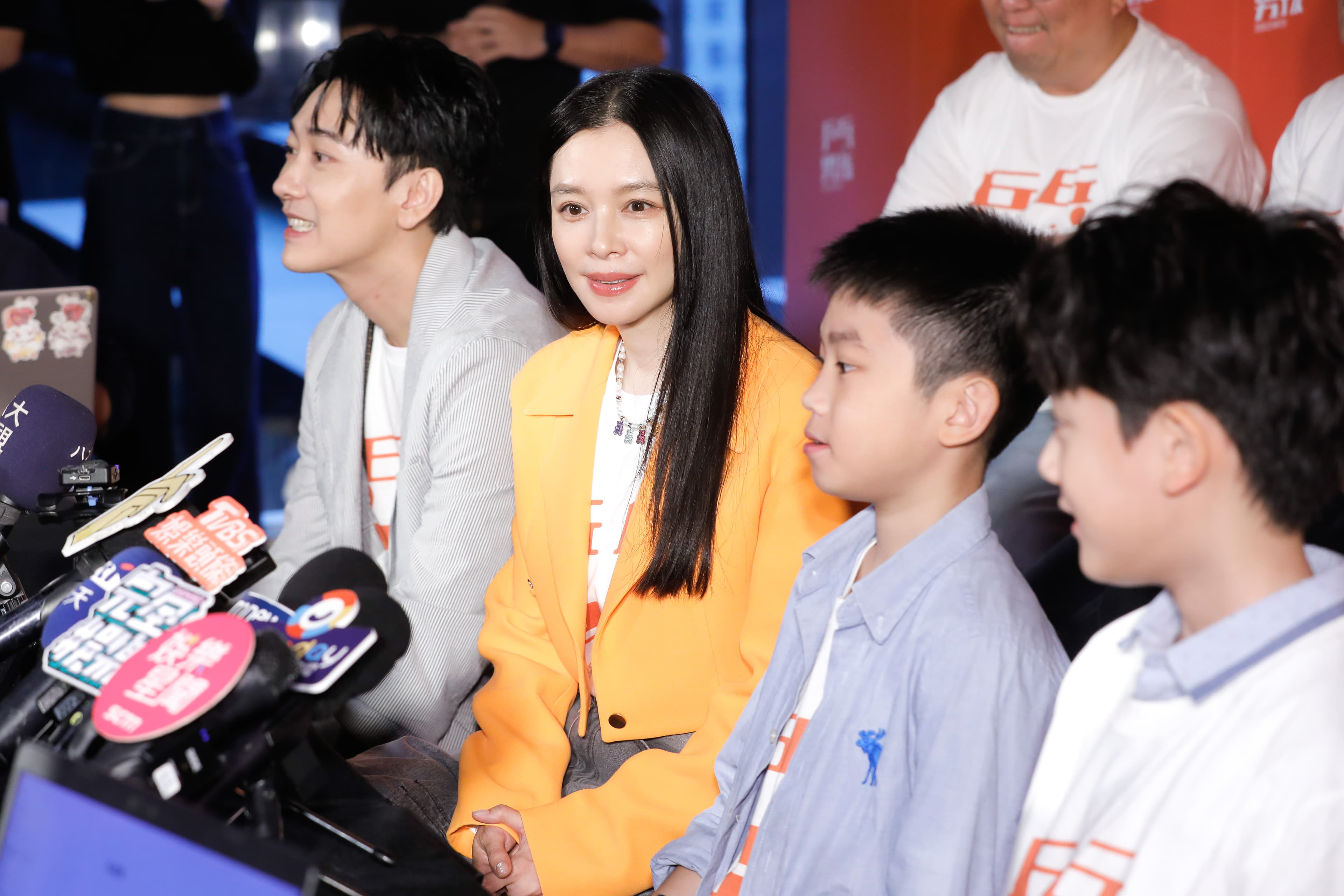 徐若瑄表示自己的行程與工作安排都以小孩為主,有時也會發生工作與兒子的活動撞期,因而放棄工作的狀況。