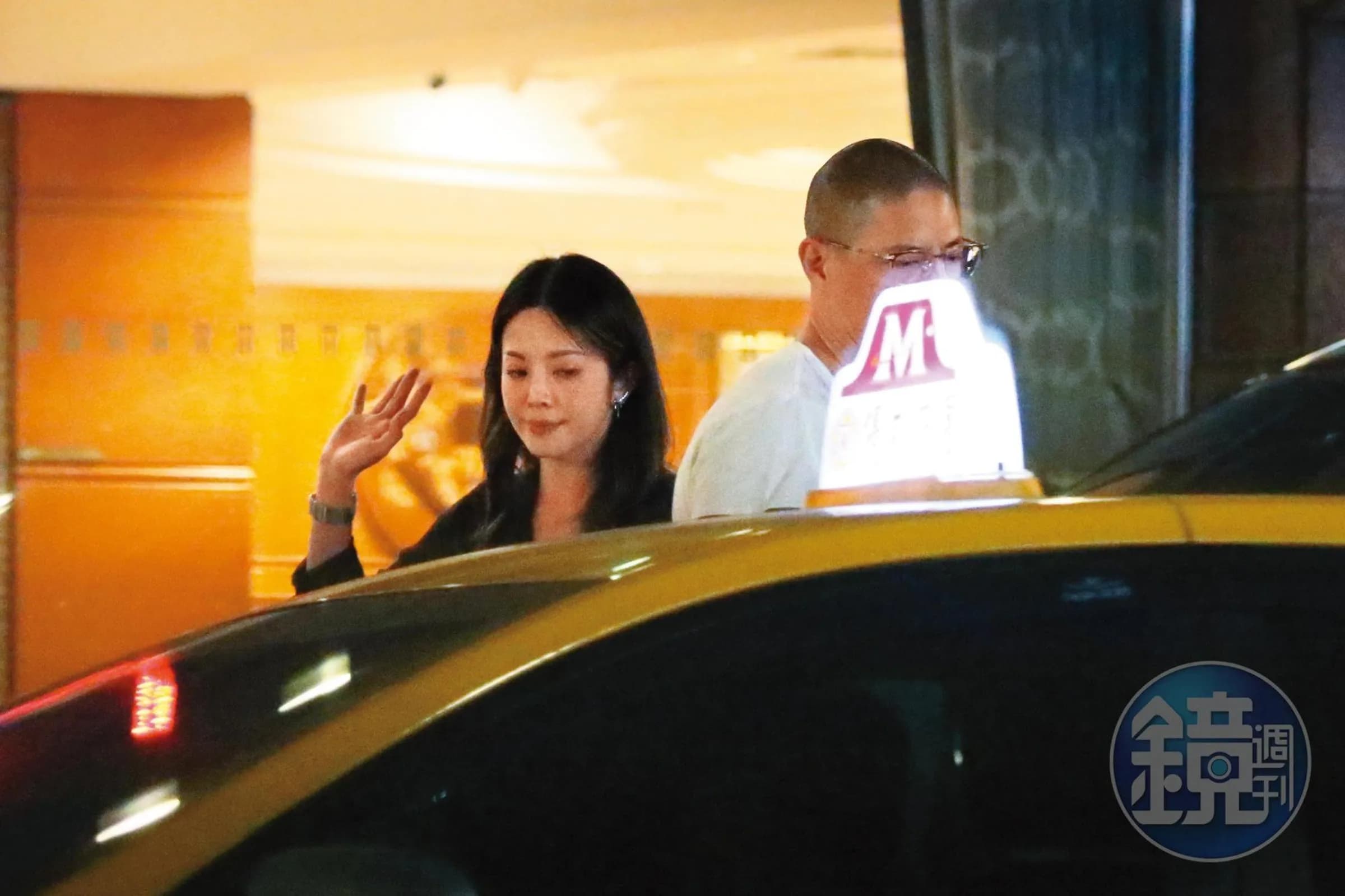 蔣友柏離婚後,多次被拍到與助理莊涵雲親密互動,如今他在50歲「套牢」莊涵雲。(本刊資料照)