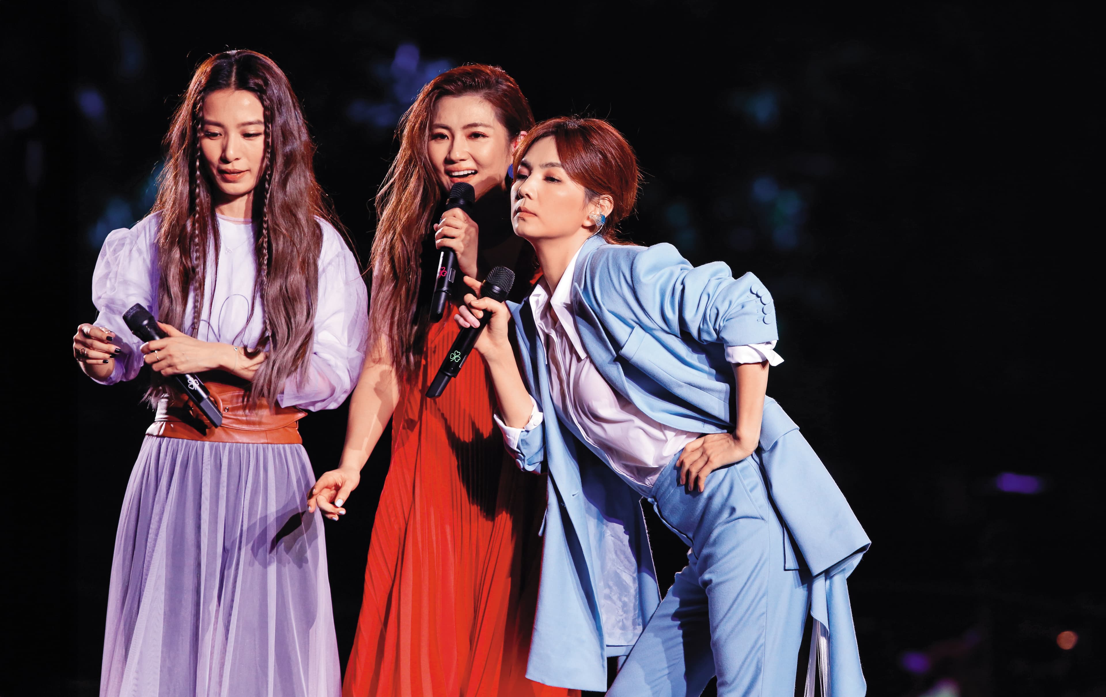 S.H.E三人感情超好，即使各自單飛後，姐妹情誼依然堅固。左起Hebe、Selina、Ella。