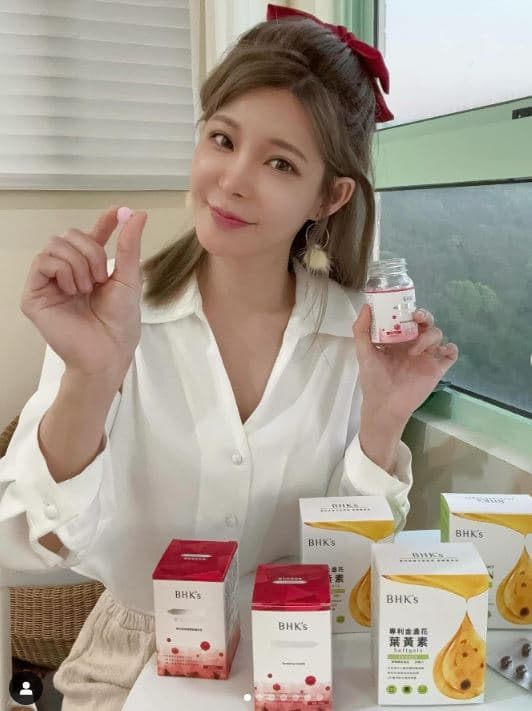 孟慶而呼籲不能因工作忙碌而憋尿或不喝水,也會靠蔓越莓益生菌保養私密處。(孟慶而提供)