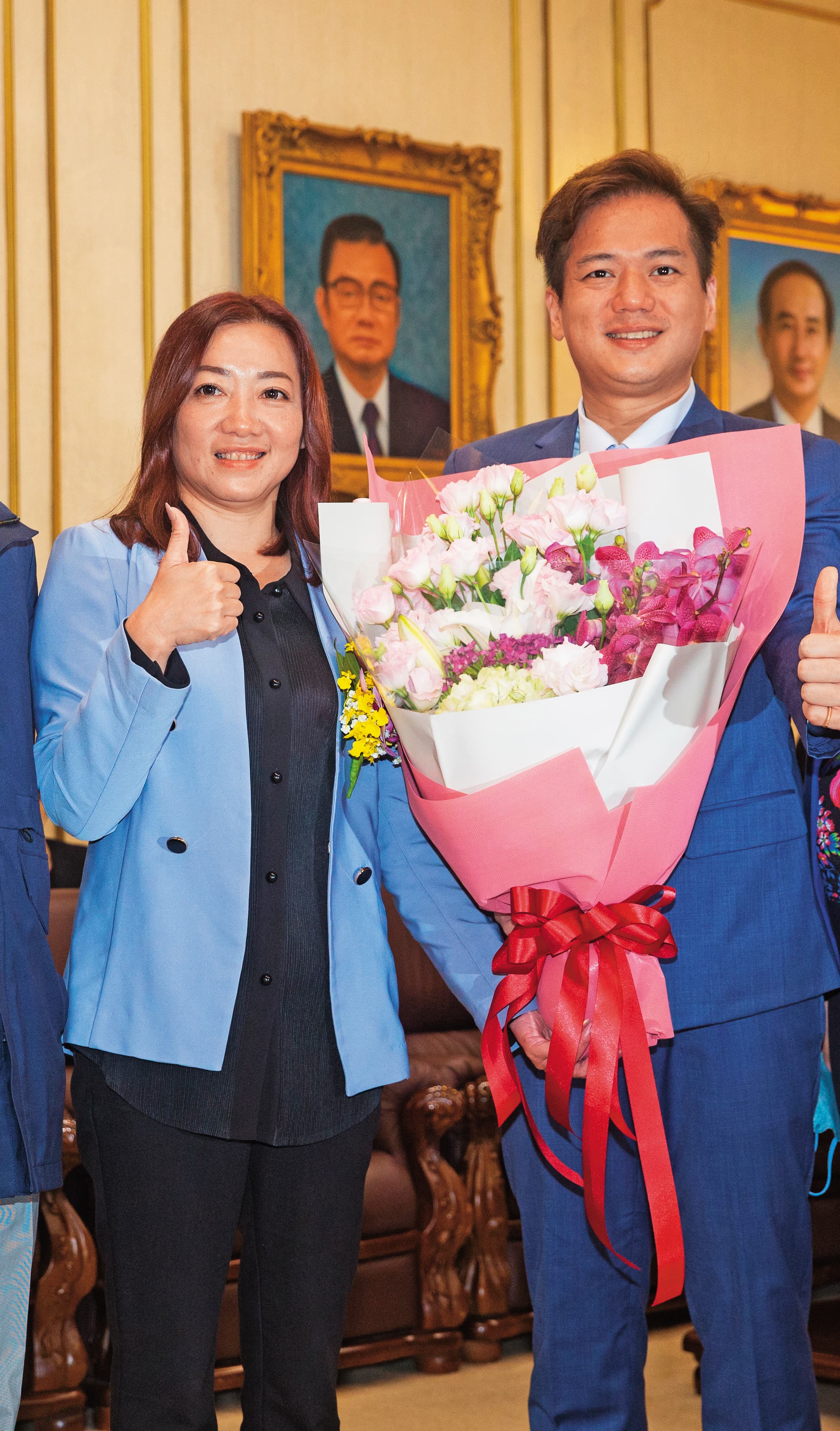 民眾黨前立委陳琬惠(左)及新竹市代理市長邱臣遠(右)曾收威京集團的人頭政治獻金。