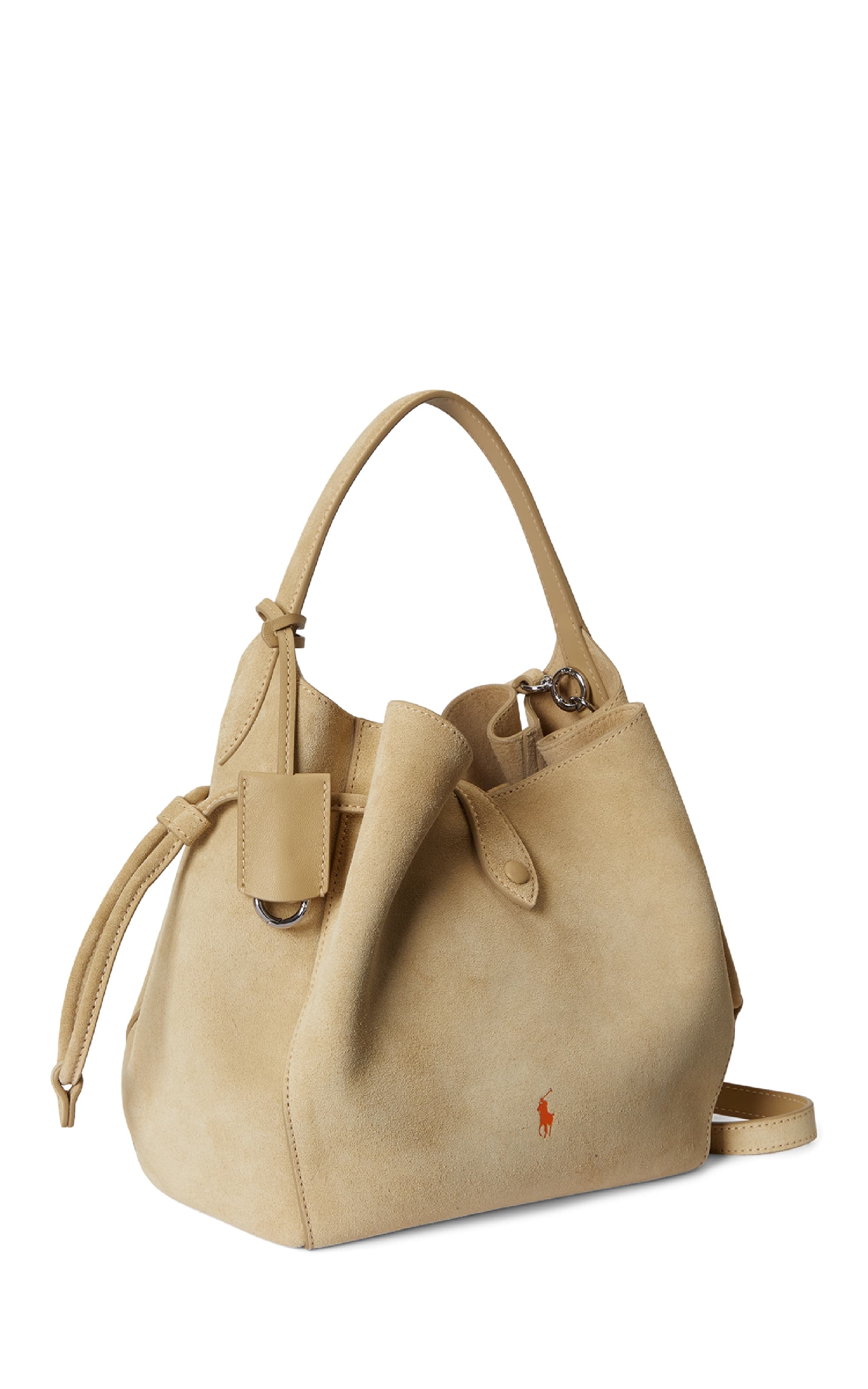 Polo Play皮革抽繩包(麂皮沙色)。NT$23,880(Ralph Lauren Taiwan提供)
